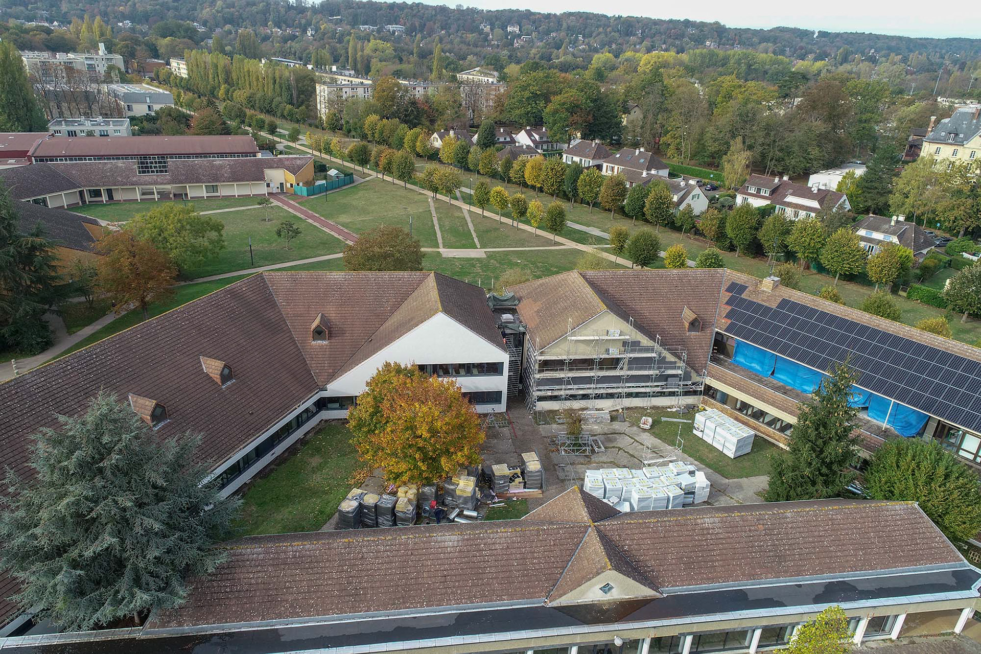 Vue de drone vers les pignons jumeaux