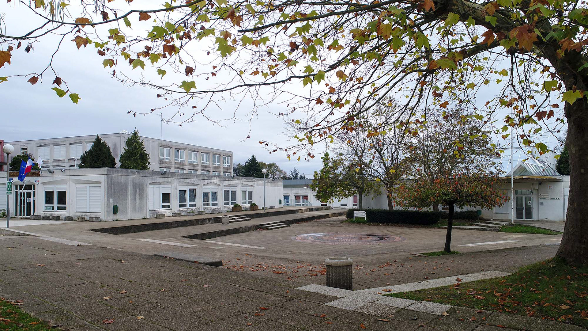 Vue de la cour avant travaux