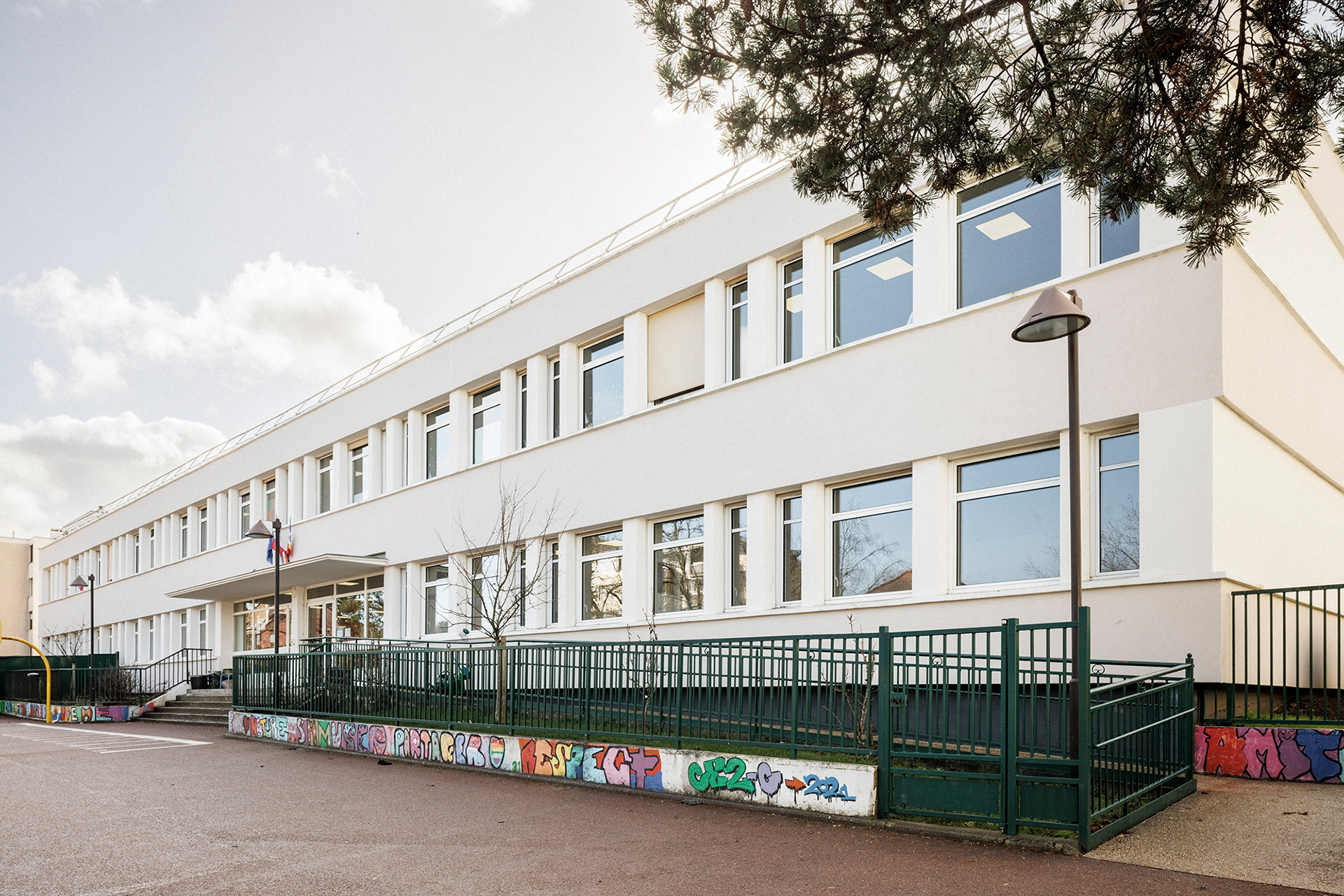 Groupe Scolaire George Sand - Vue de la façade principale