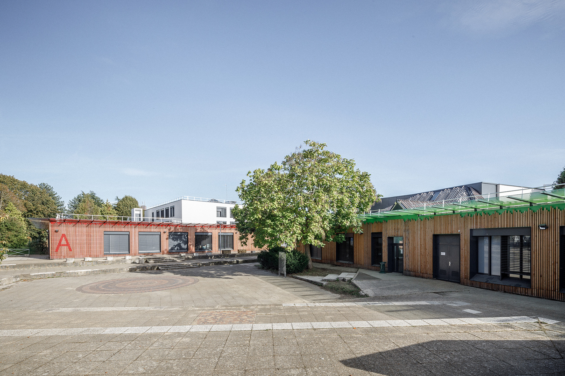 Vue vers les bâtiments A et E