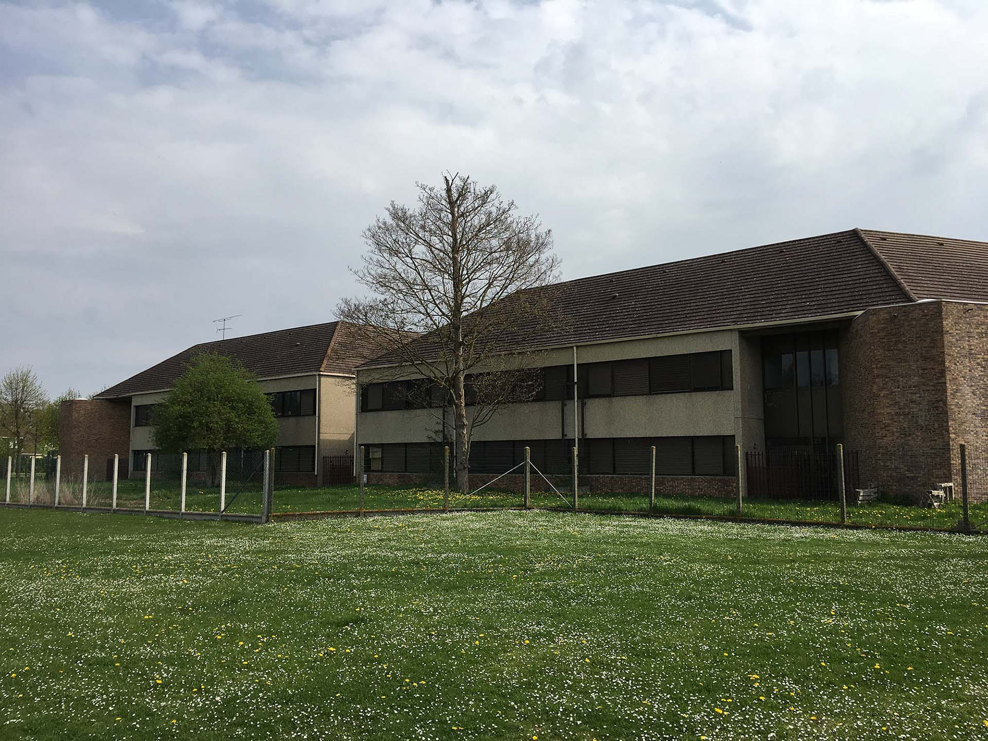 Vue d'ensemble du lycée avant travaux