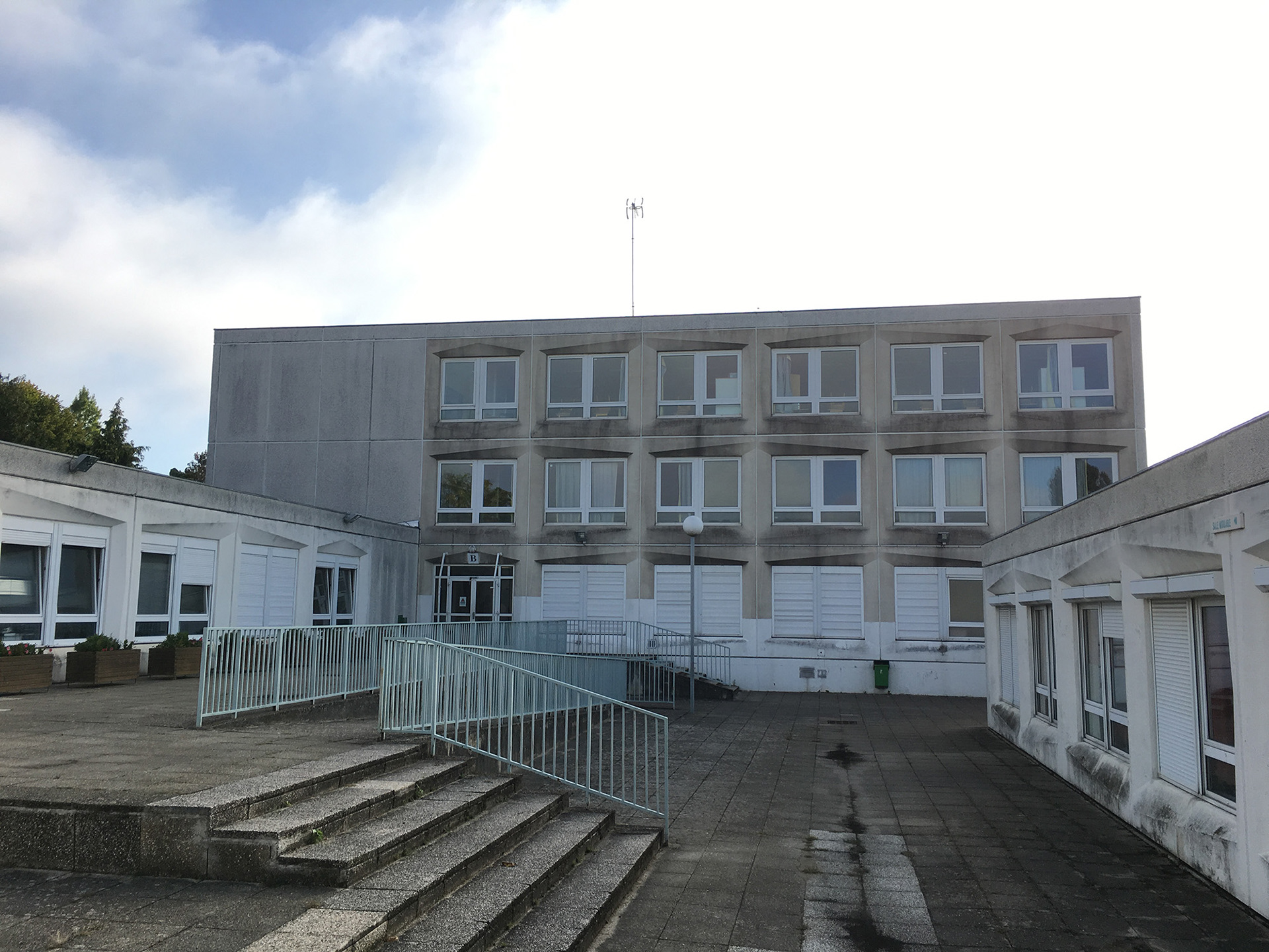 Vue vers le bâtiment B avant travaux