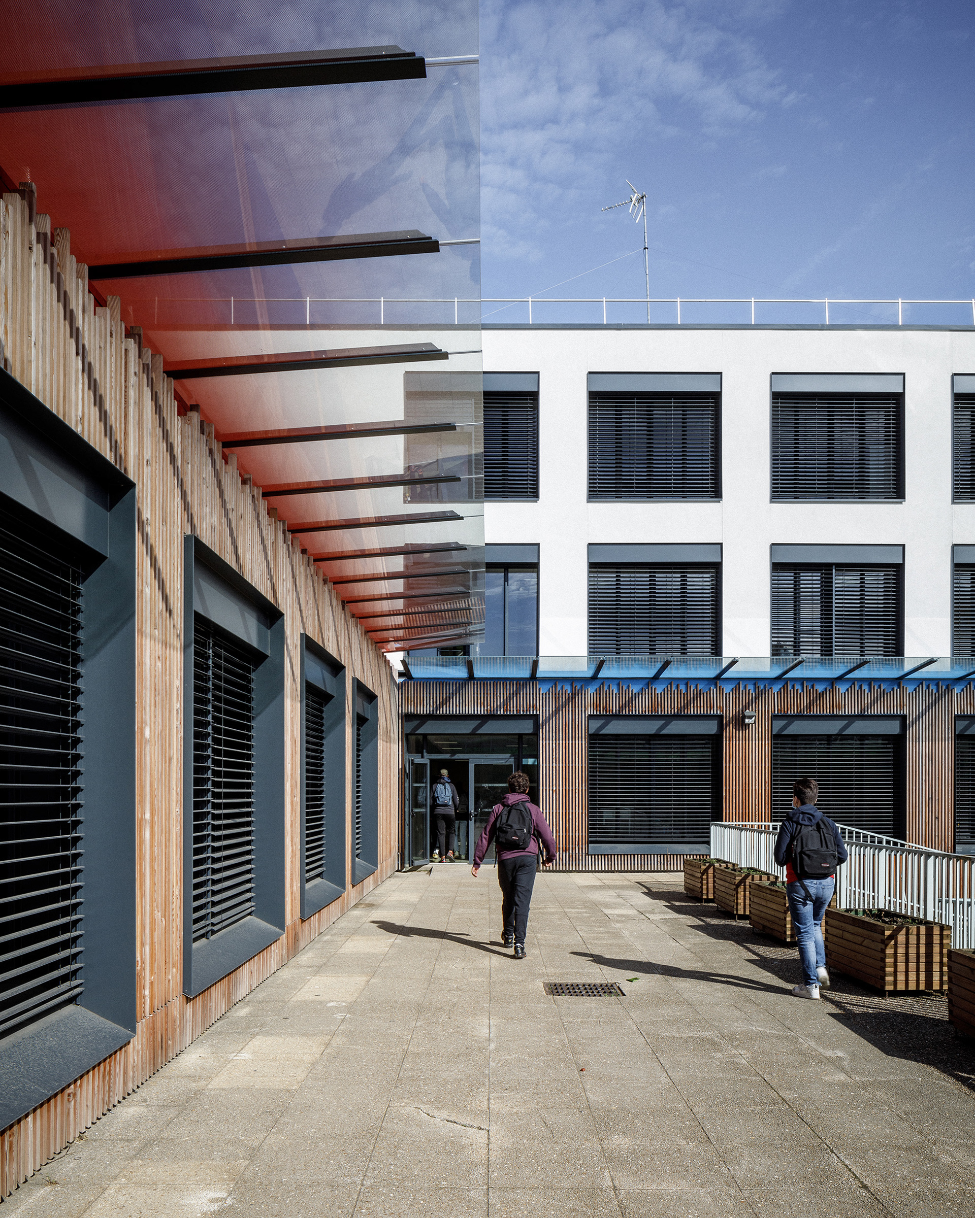 Vue vers les bâtiments A et B