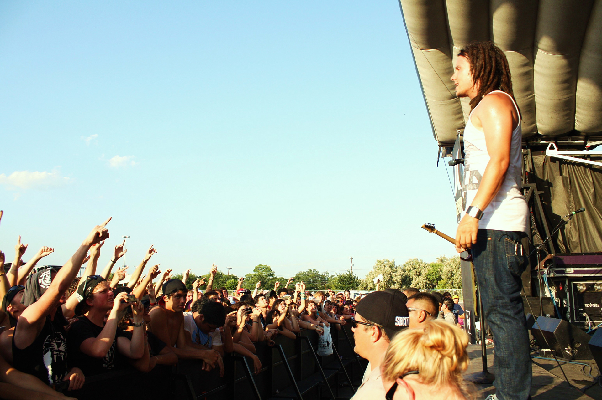 Saosin stepping up to the crowd at Vans Warped Tour || ©Adrian Huerta