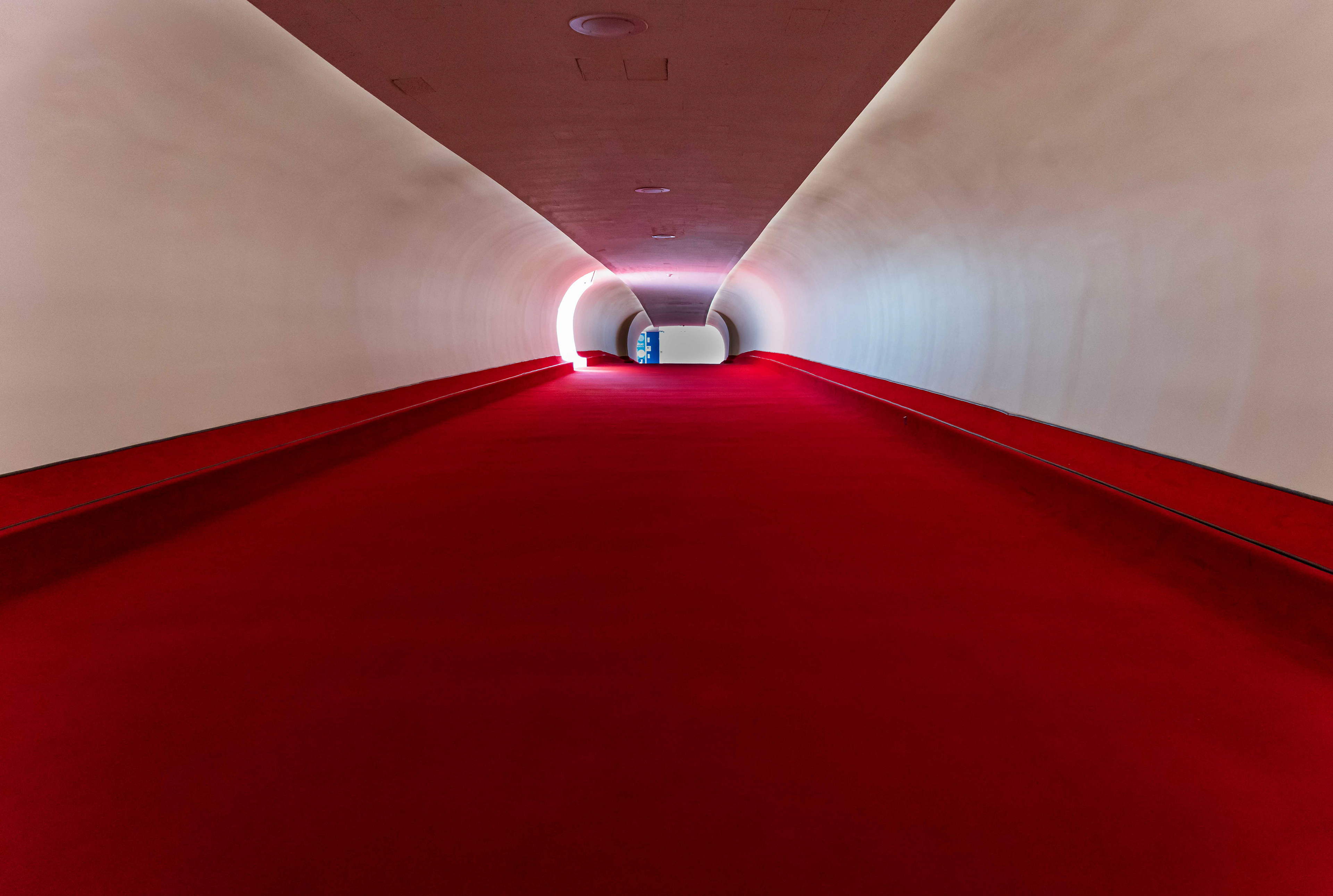 classic round, carpeted halls