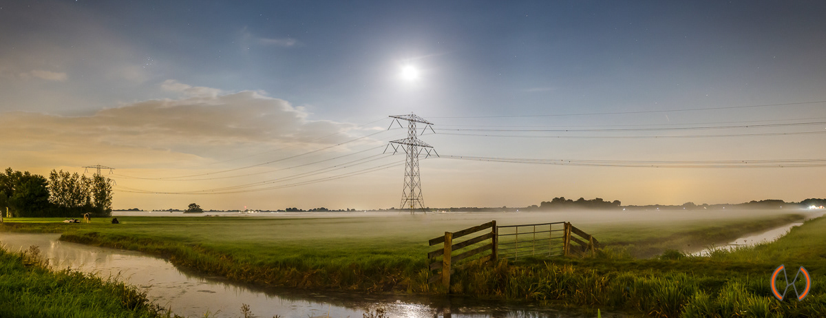 2017 - Nachthemel richting de Pleiaden met Maanlicht