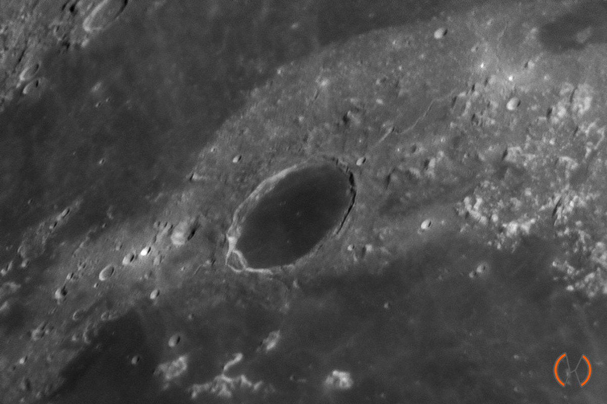 2017 - Krater Plato op de Maan met een diameter van 101km