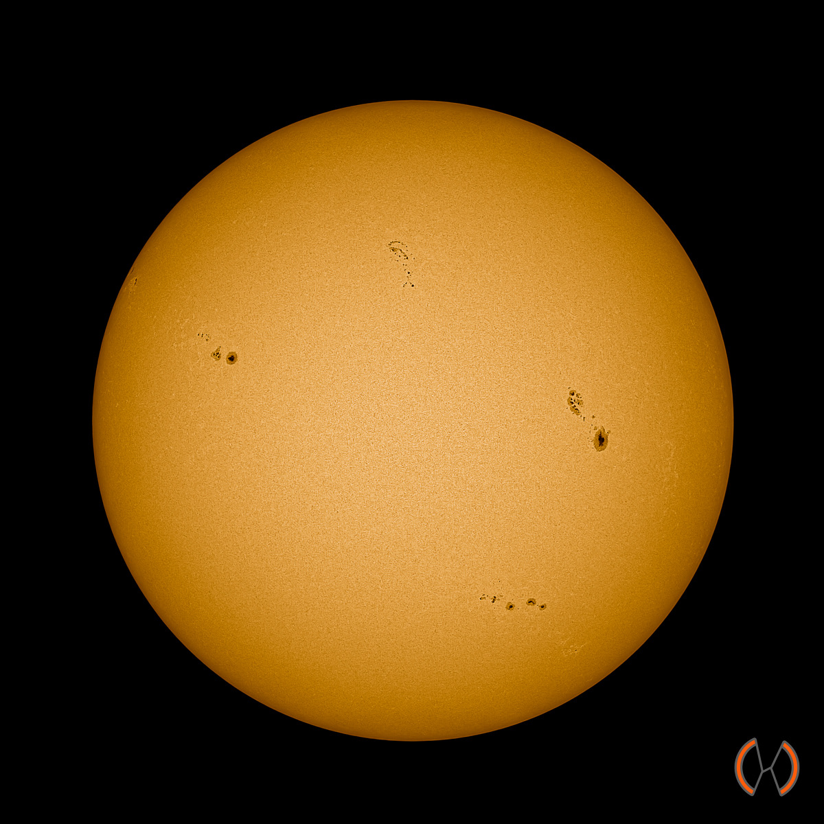 2022 - De Zon met de zonnevlekken AR3053, AR3055, AR3056 en AR3057