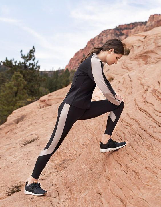 Revolve Legging