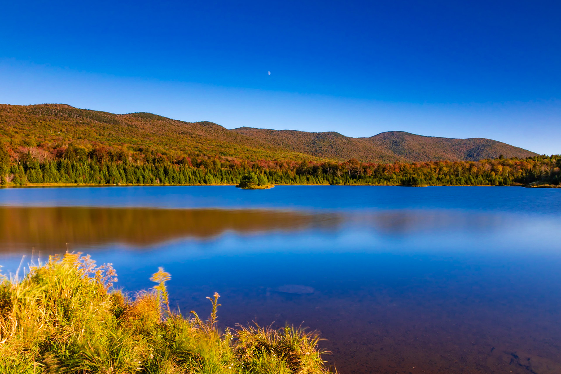 Blueberry Lake Fall Foliage