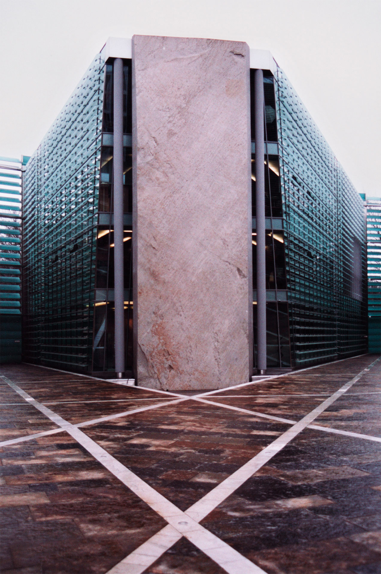 Norska ambassaden, Berlin 2002