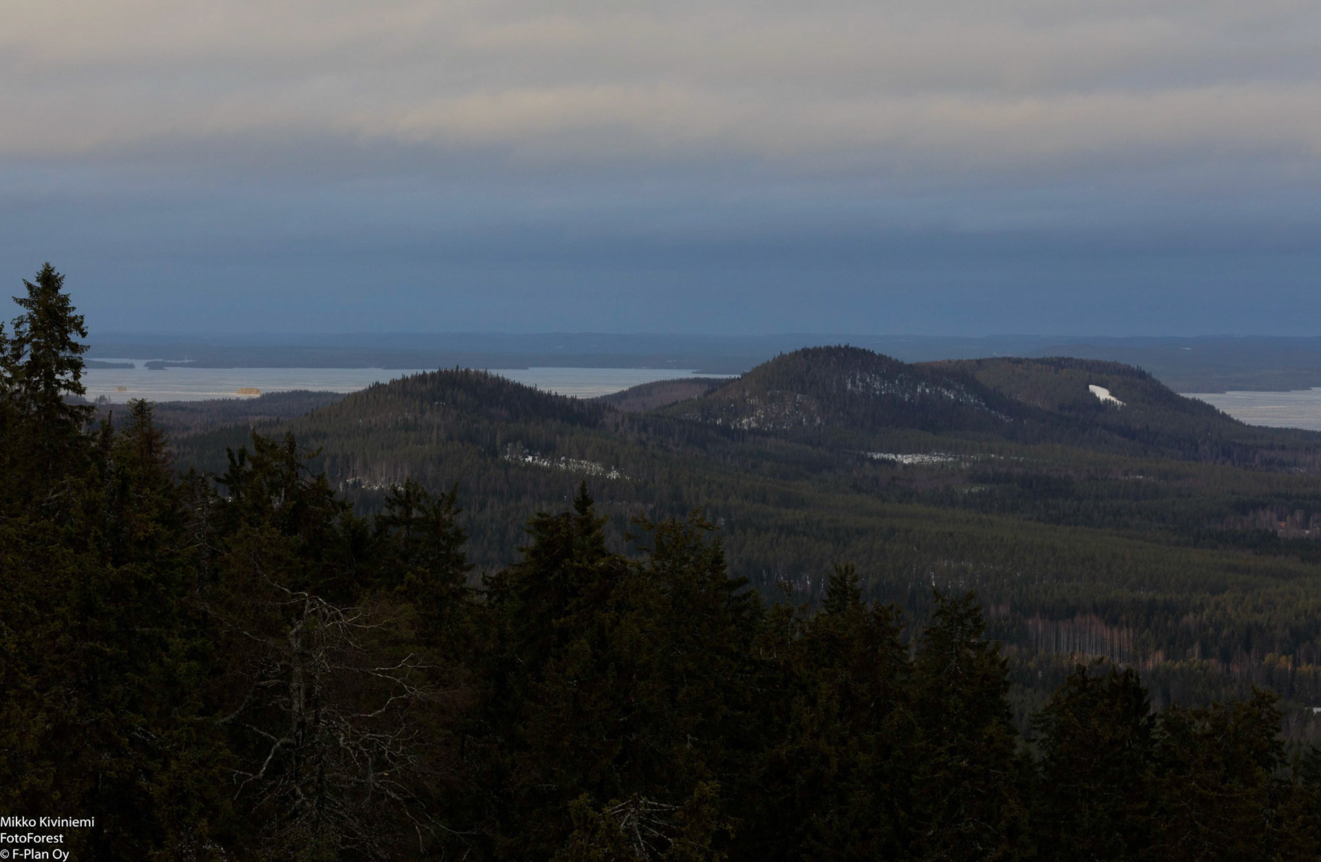 Sotkanvaara (vas.), Karankavaara ja Rintasenvaara, Näkymä Paha-Kolilta koilliseen, 1220