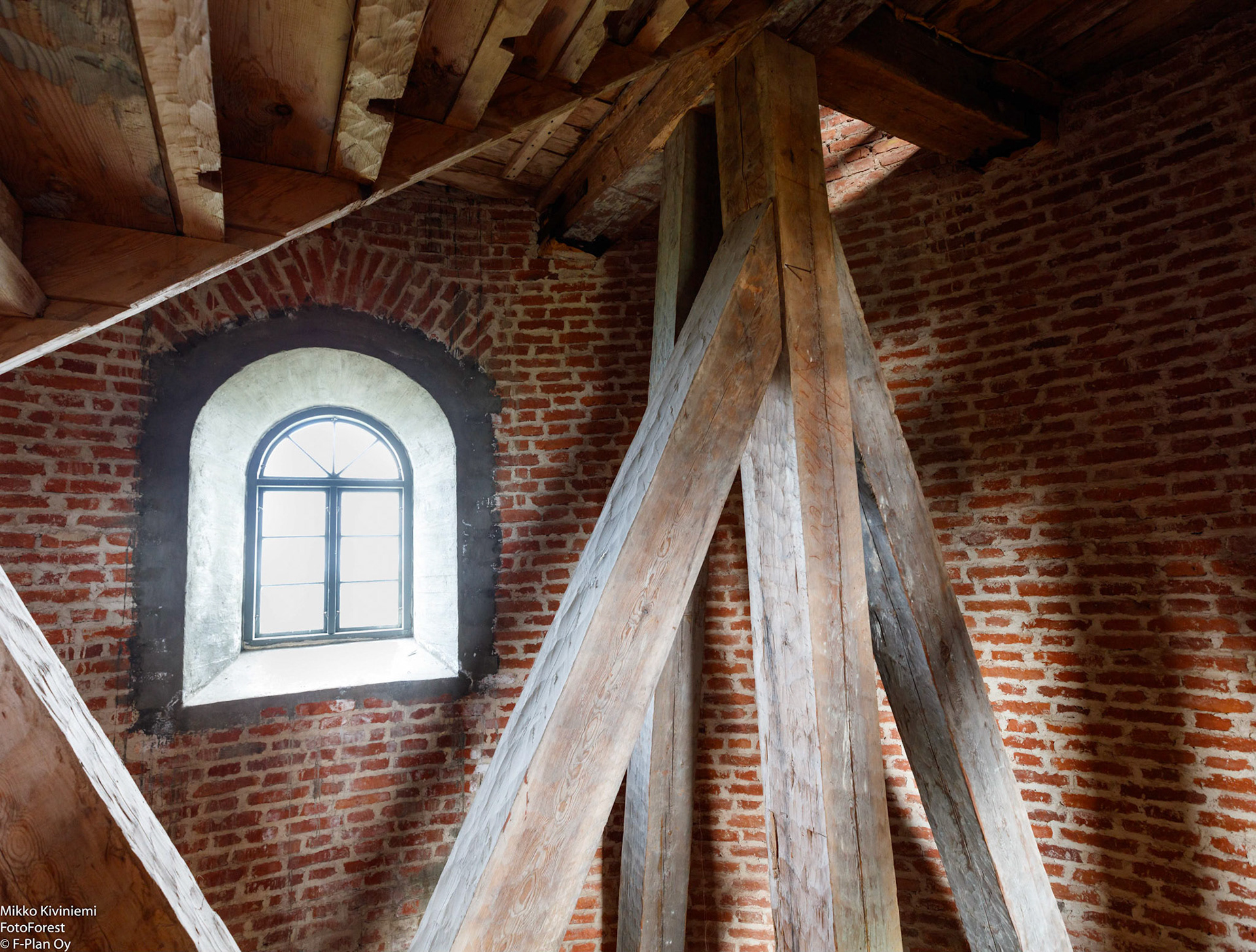 Isokarin majakka, 1167