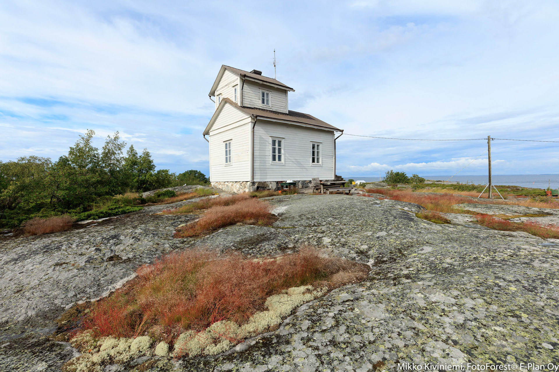Isokarin majakkasaaren vanha luotsitupa v. 1858) 1152
