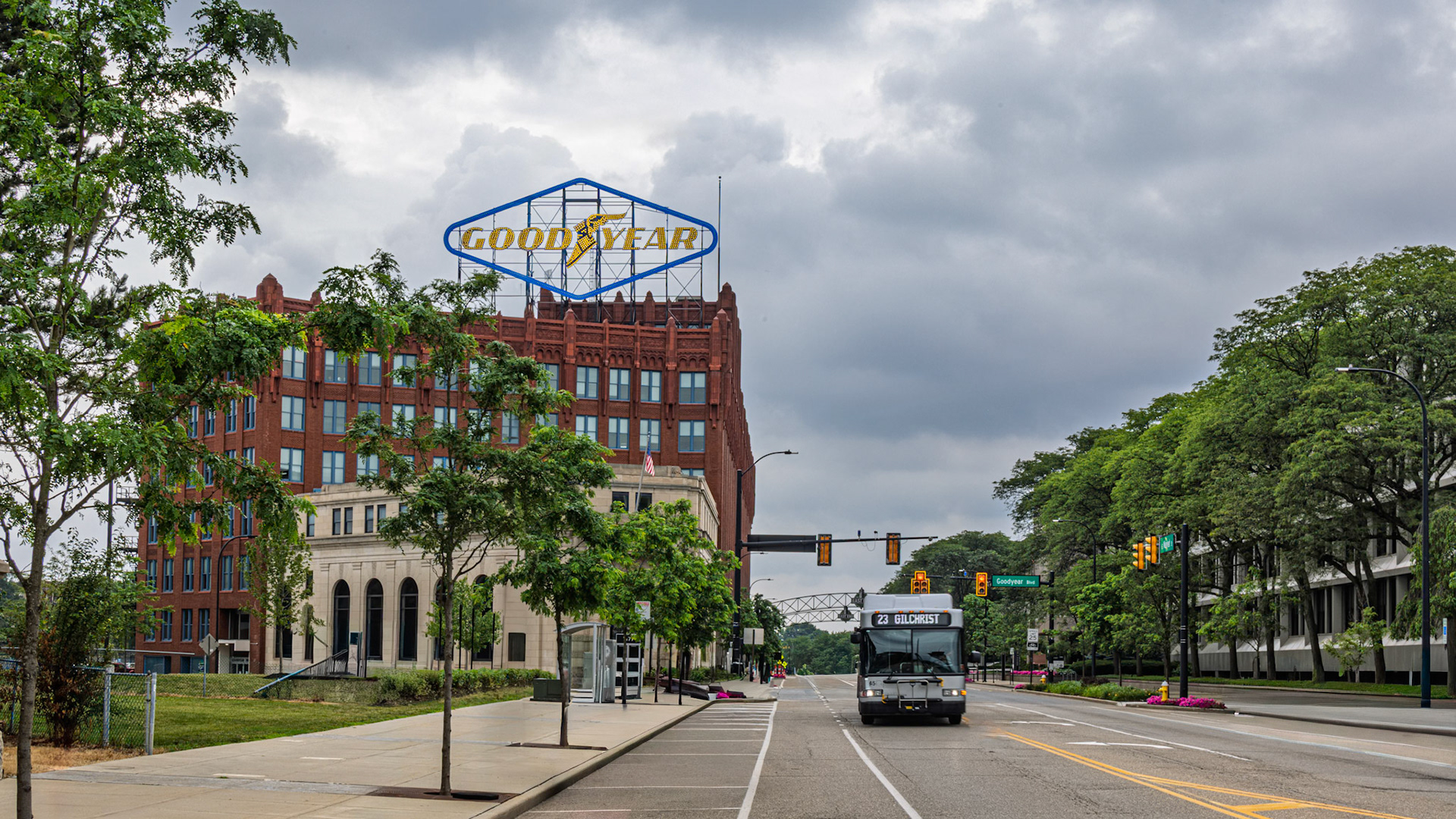 Akron, OH