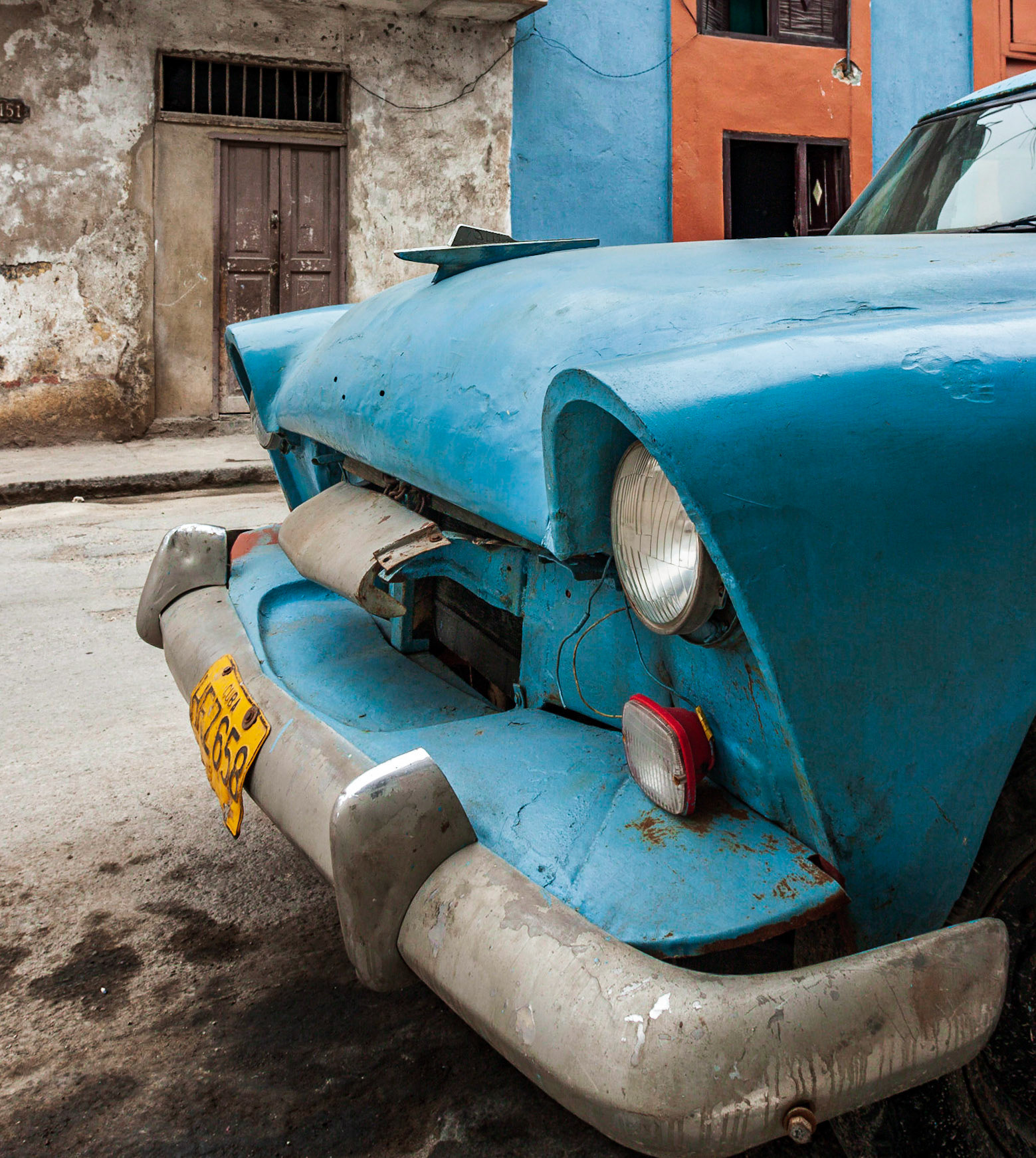 Bondo Blue Havana Car