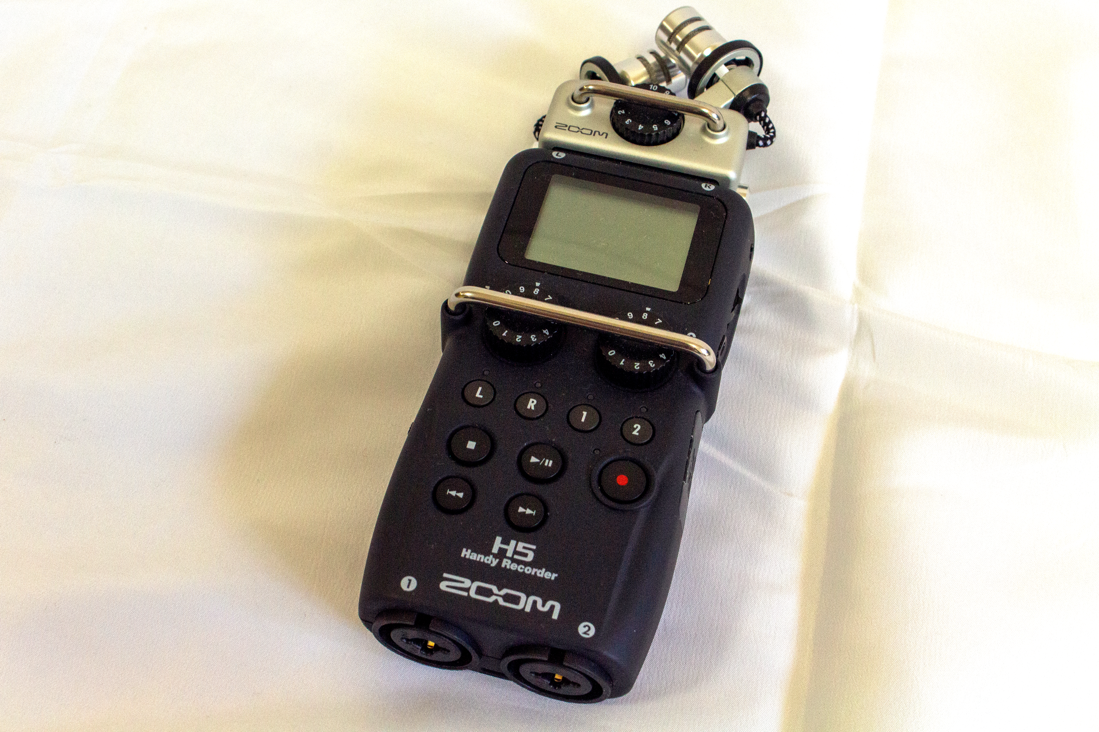 ZOOM H5 Handy Recorder ( ¥600/D ¥1800/W)