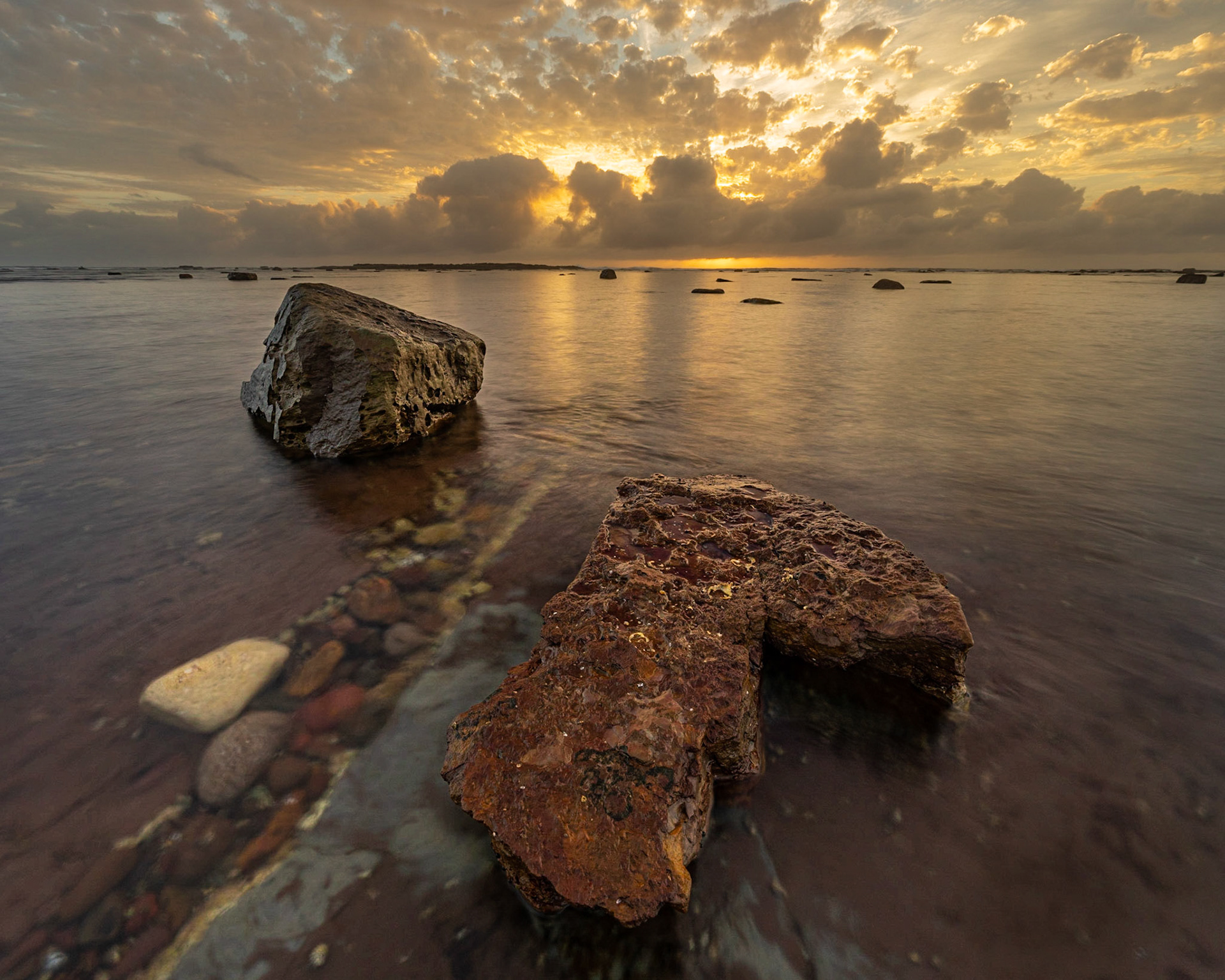 Long Reef rock platform at sunrise