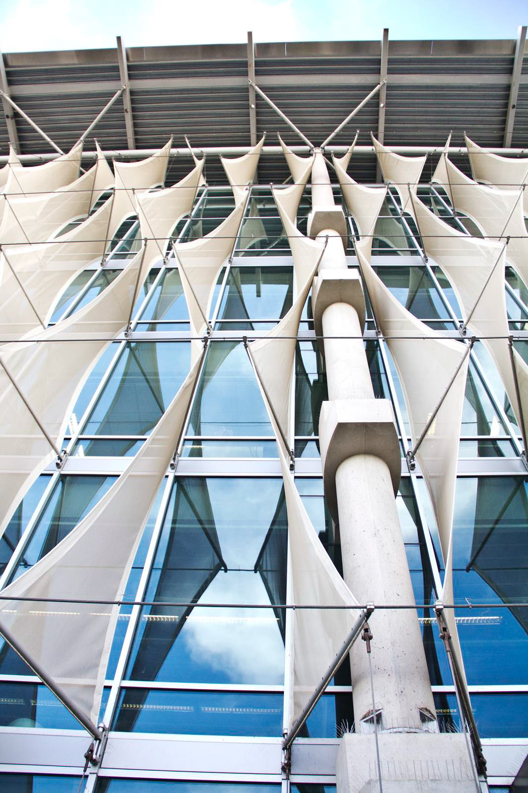 Burton Barr Central Library / bruderDWLarchitects