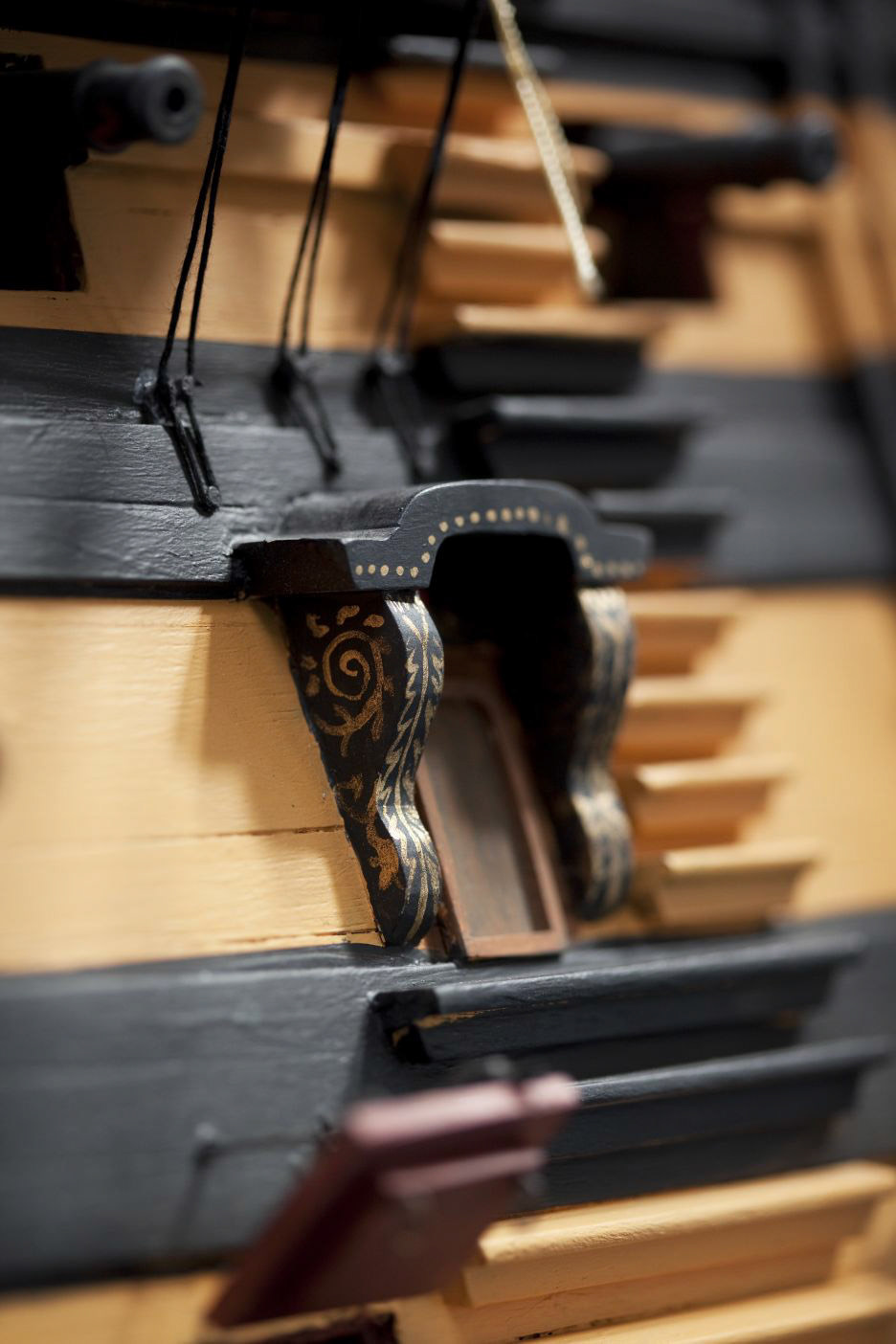 Yinka Shonibare, Nelson's Ship in a Bottle (2010) steps