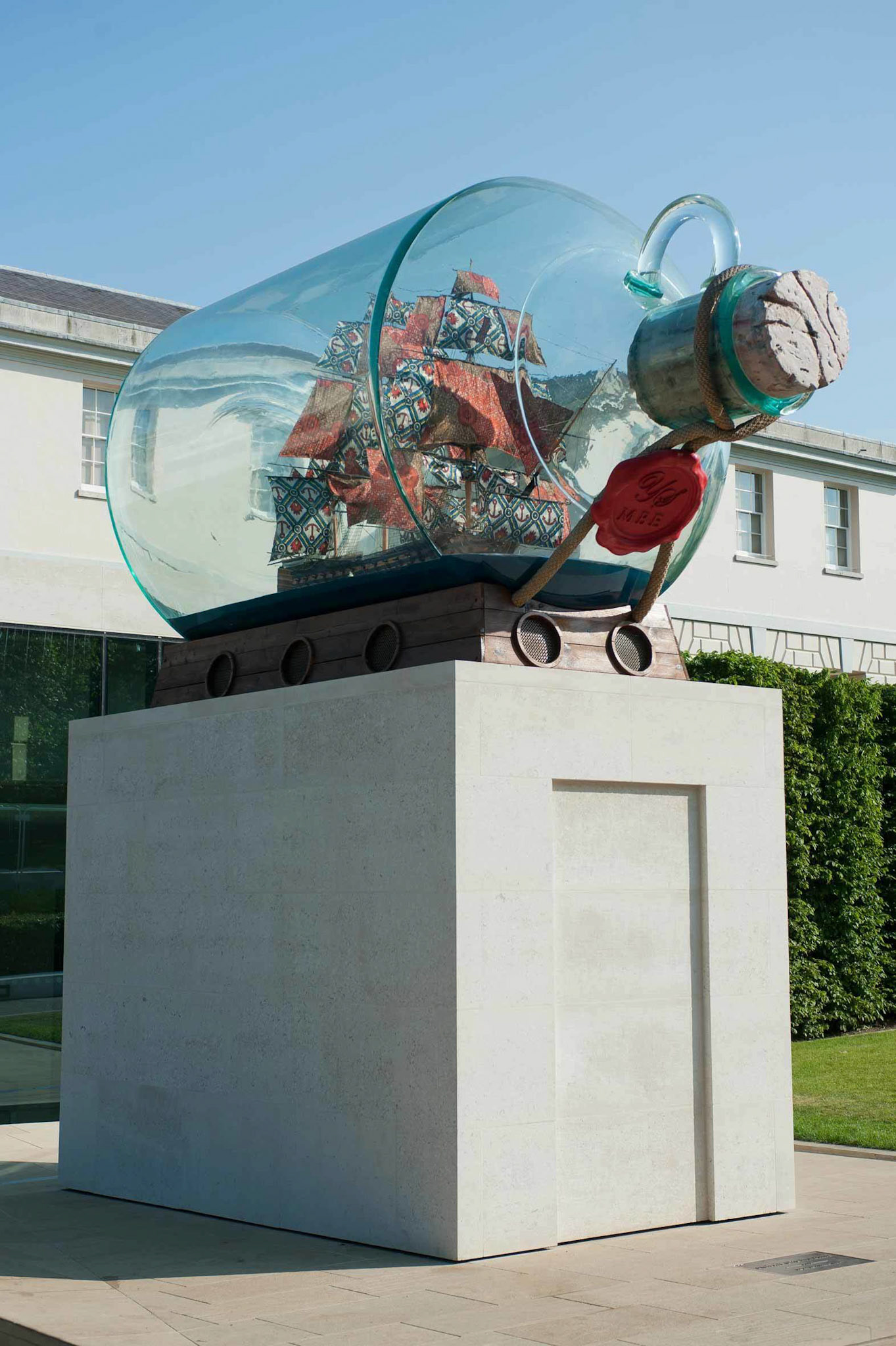Yinka Shonibare, Nelson's Ship in a Bottle (2010) National Maritime Museum, London