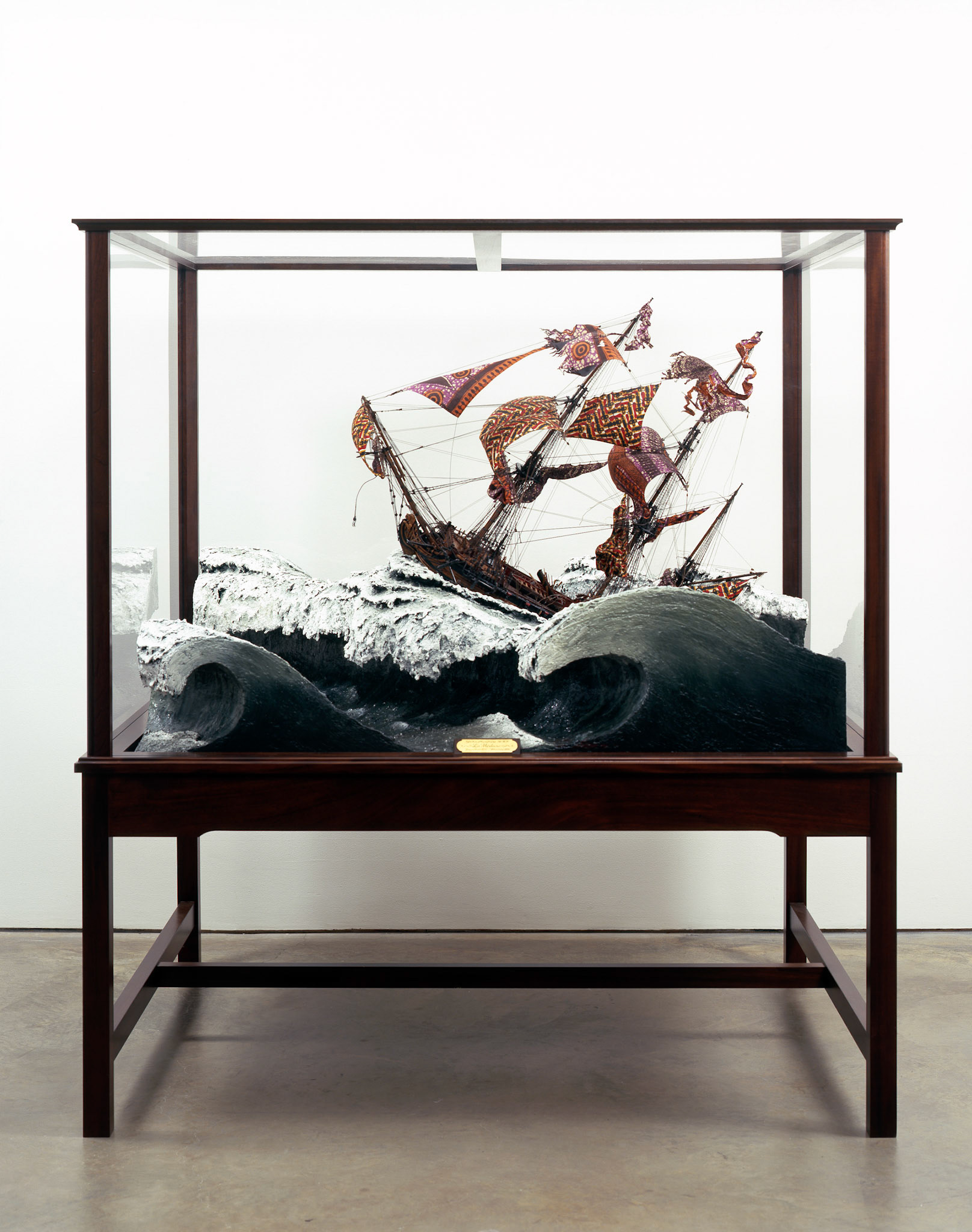 Yinka Shonibare, La Meduse (2008) vitrine