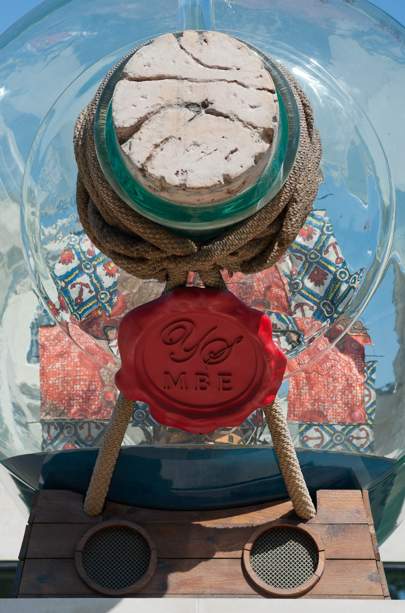 Yinka Shonibare, Nelson's Ship in a Bottle (2010) NMM stopper and seal