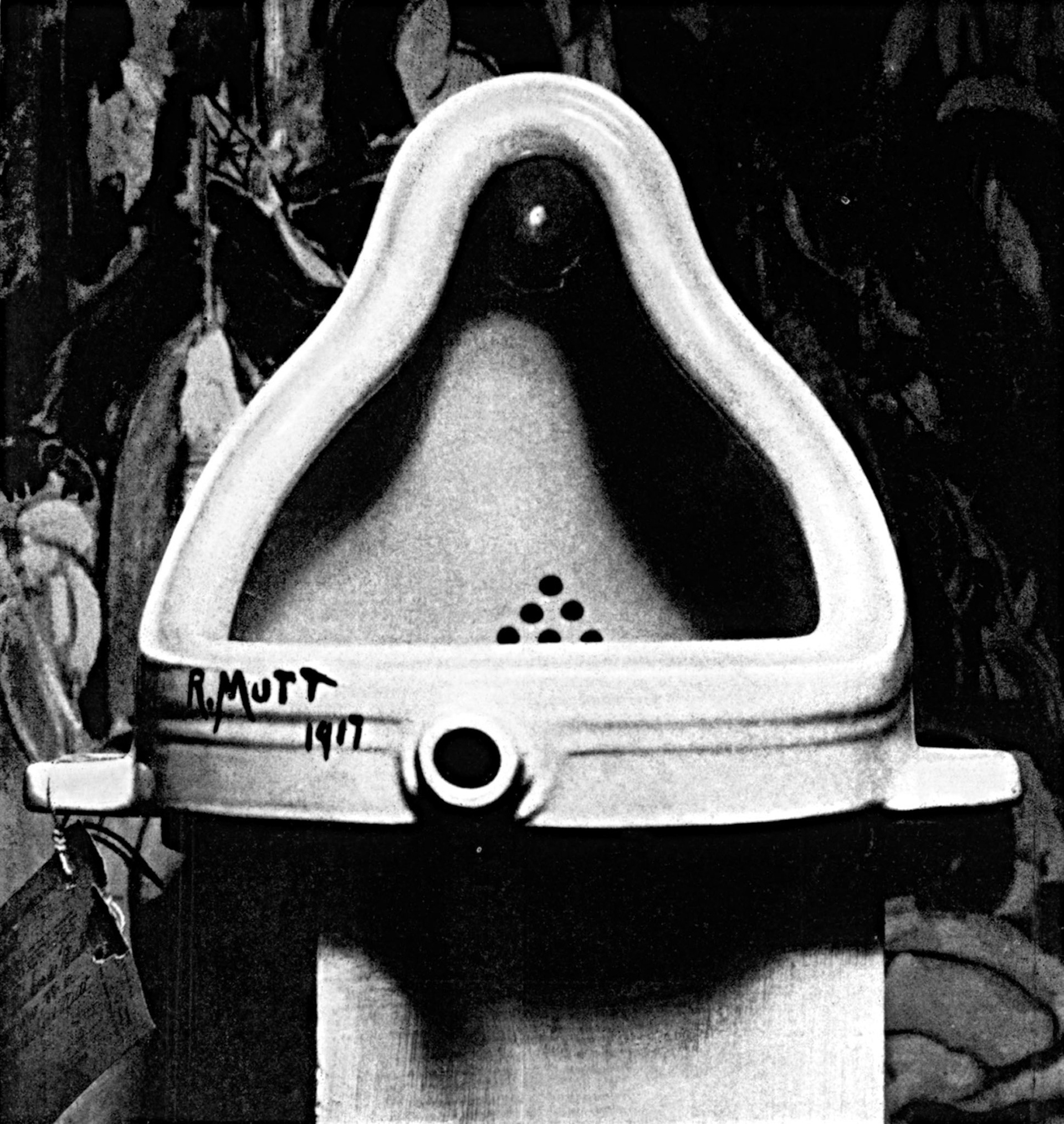 R Mutt (Marcel Duchamp), Fountain photographed by Alfred Stieglitz (1917)