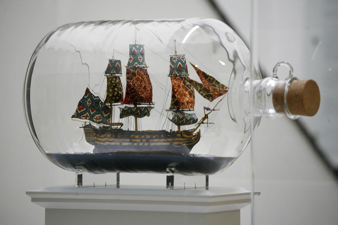 Yinka Shonibare, Maquette for Nelson's Ship in a Bottle (2008)