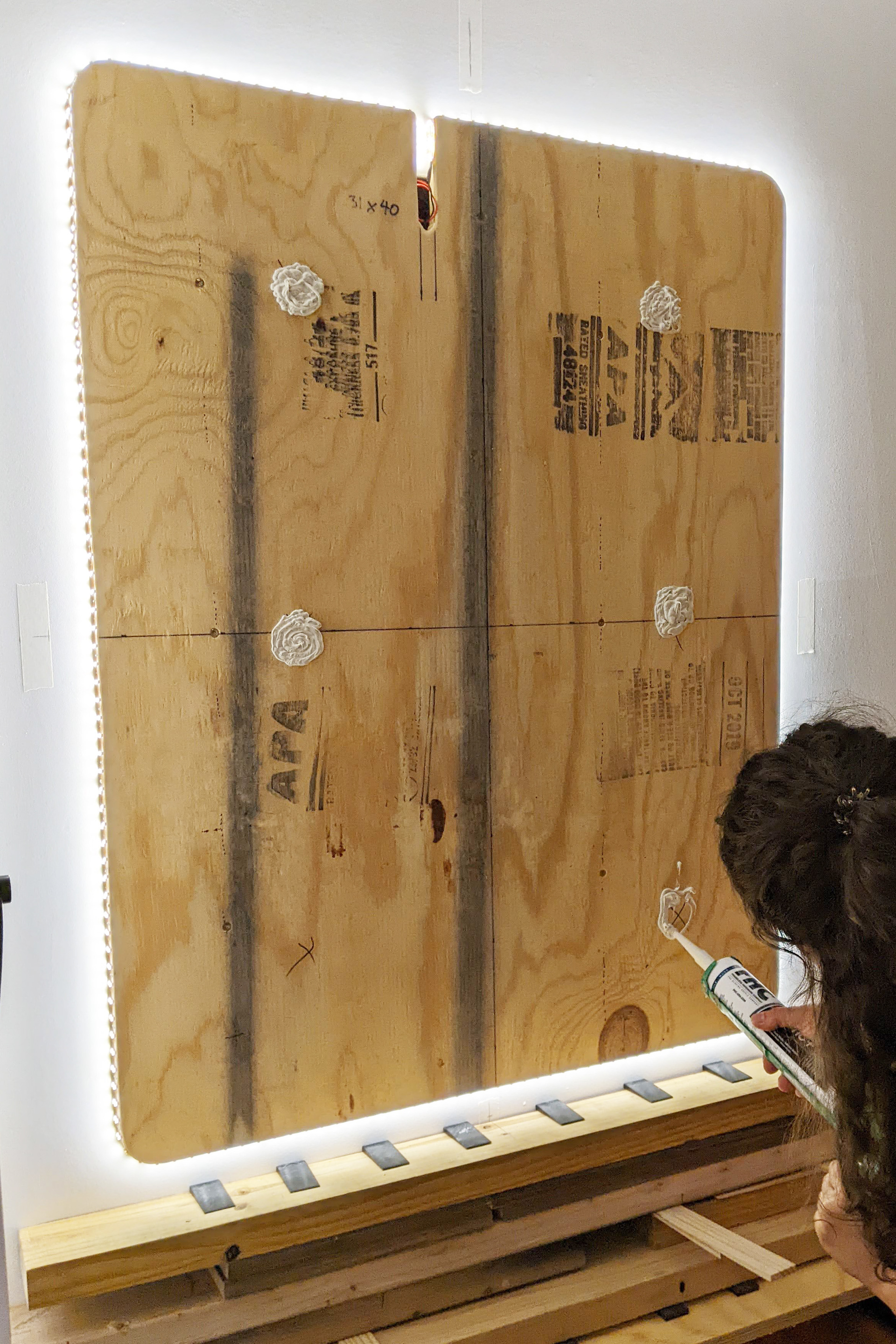 Building the backlit mirror