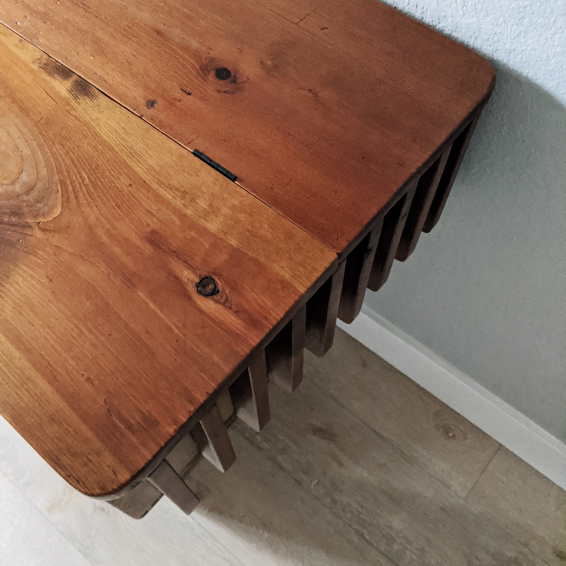 Lid closed, side of table.