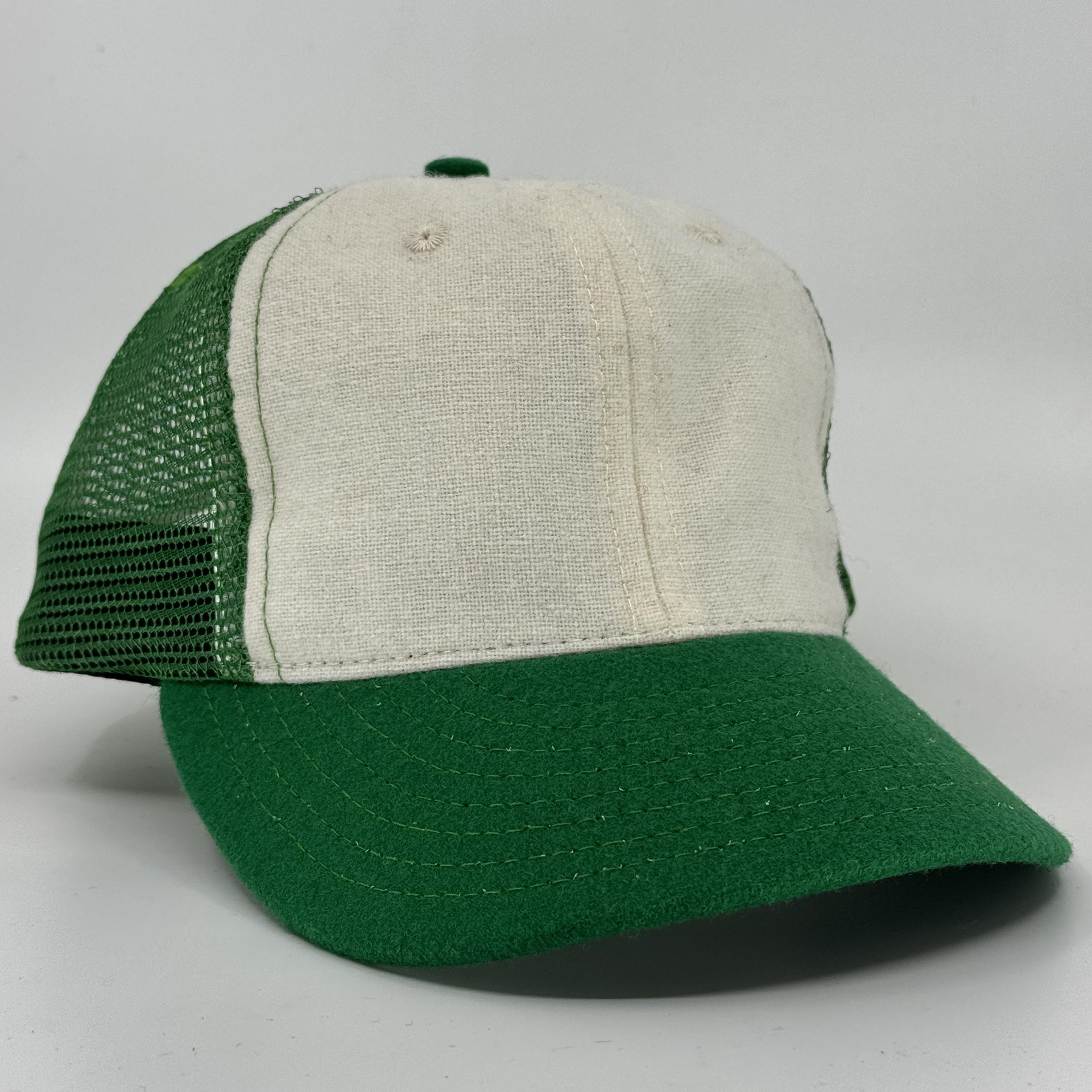 Two-tone Creme and Kelly wool mesh back 6-panel