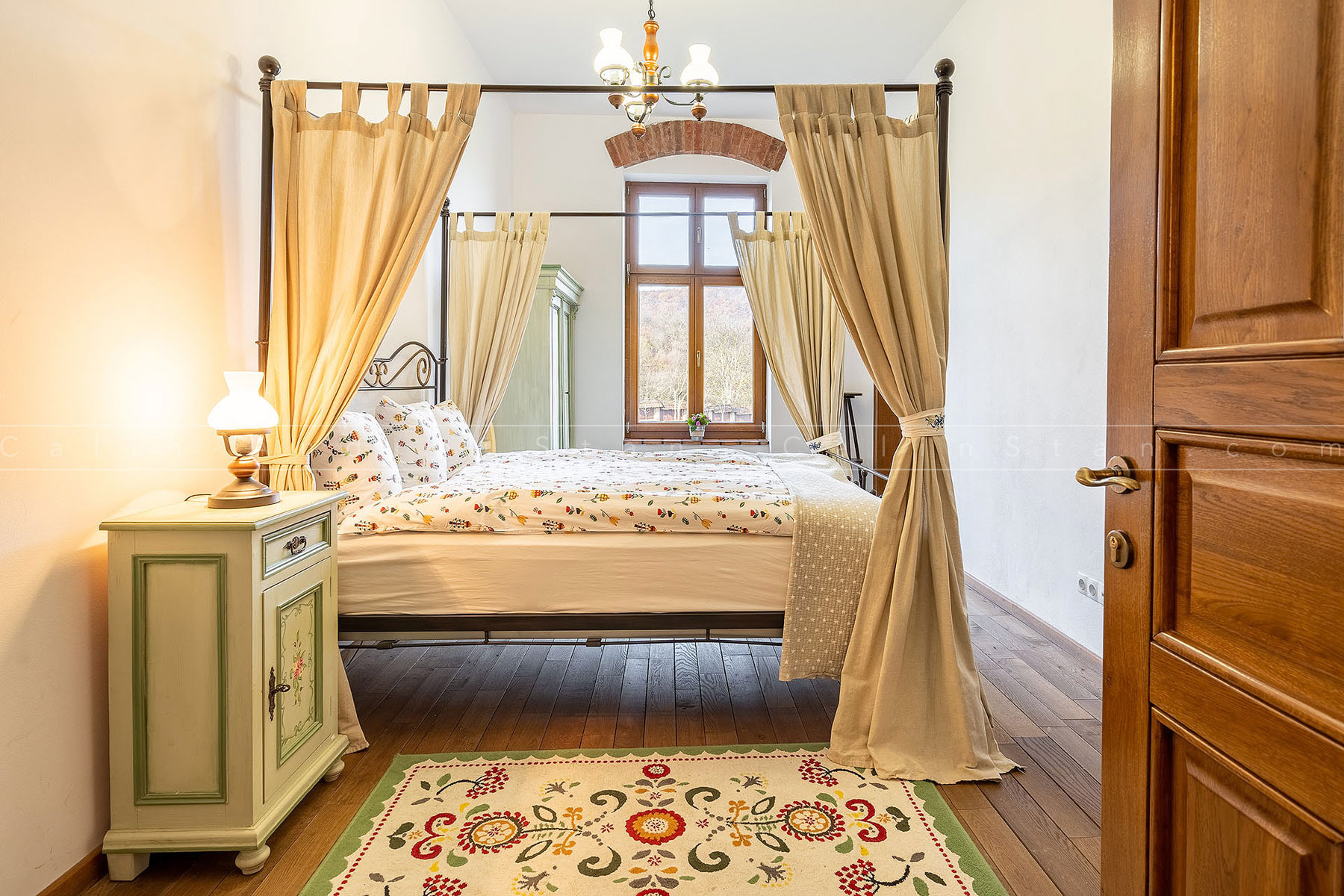 Professional Interior and Exterior Hotel Photography
