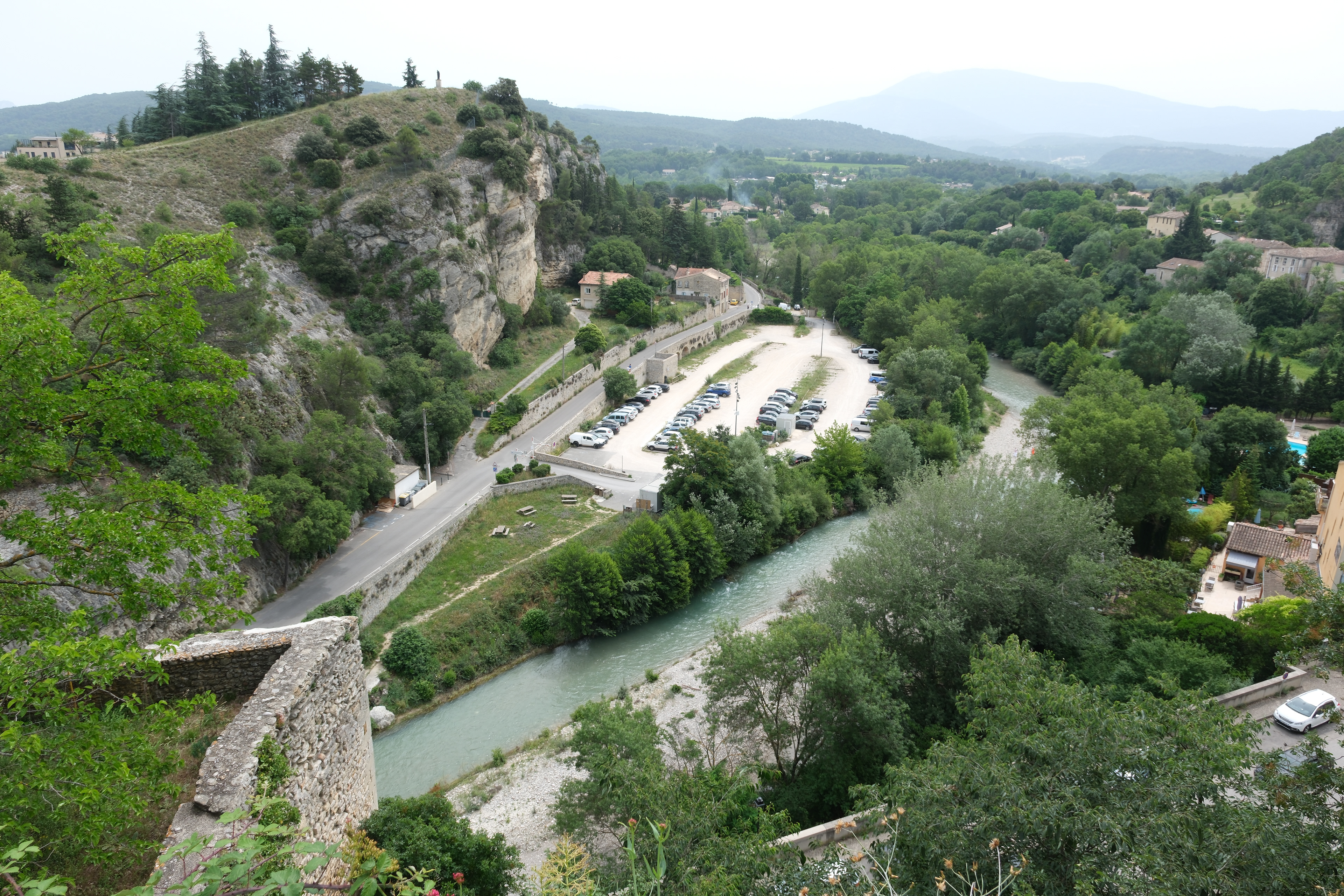 26 - Vaison la Romaine - vue de la ville haute
