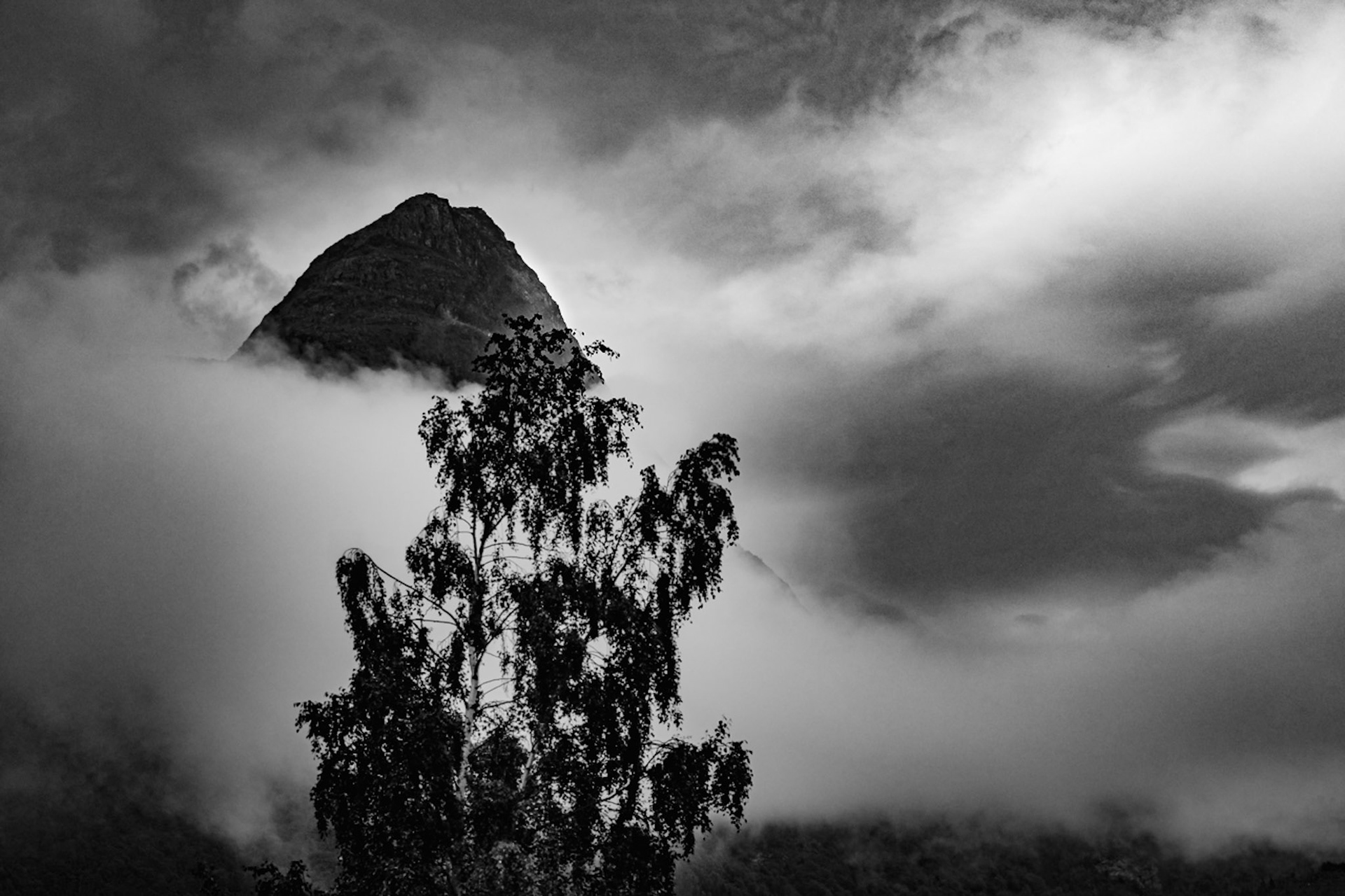 Mont emergeant des Nuages, norvege