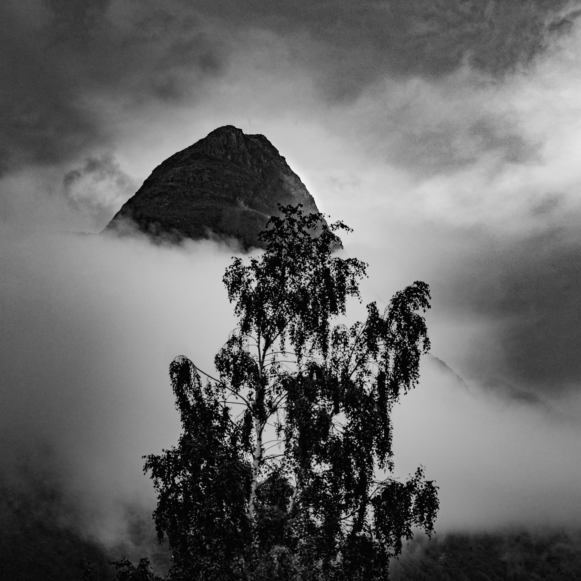 Mont emergeant des Nuages, norvege