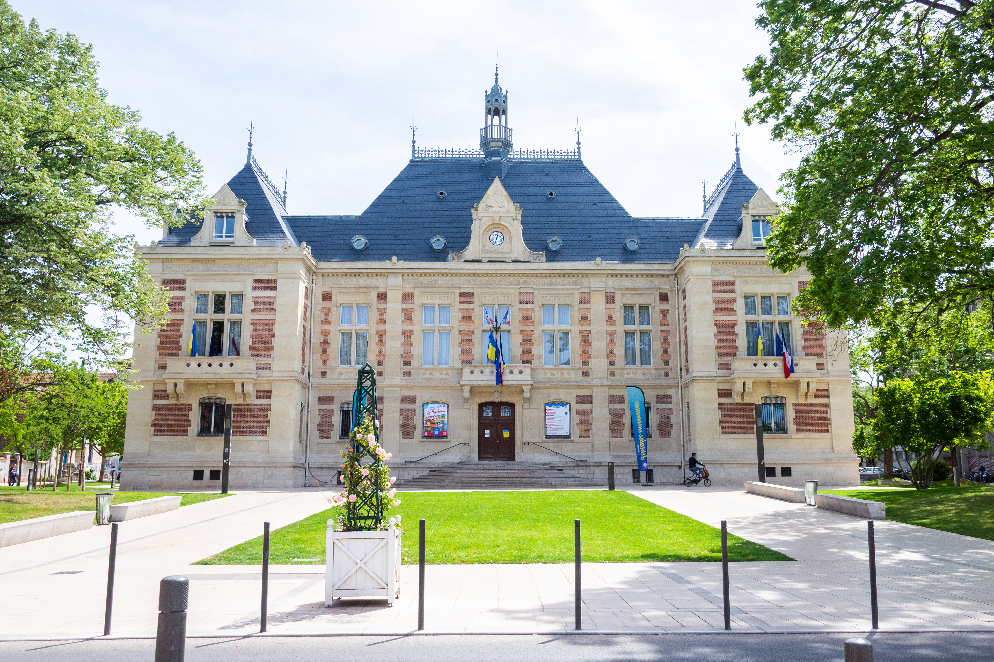 S & J, Mairie de Montrouge ©Camille Guillerm