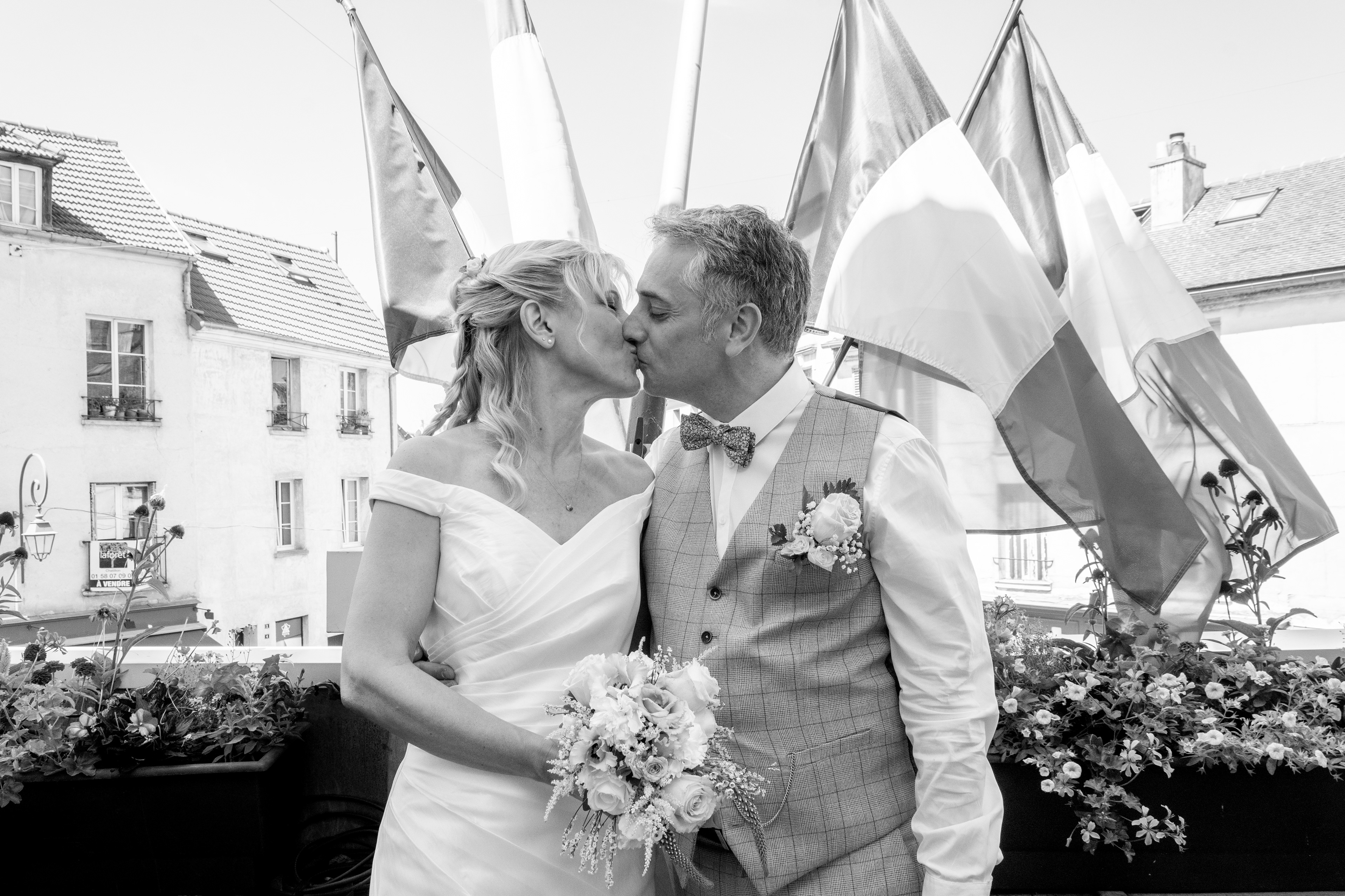 Isabelle & Laurent, Mairie de Châtillon ©Camille Guillerm
