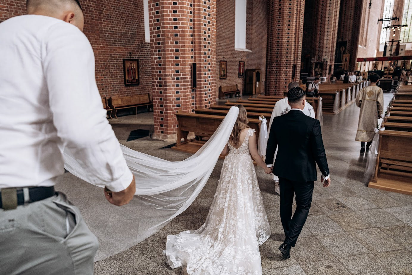 bride church ceremony poland