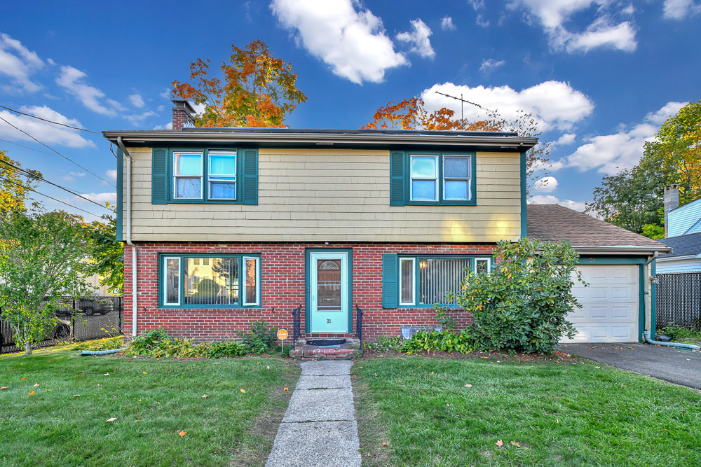$459,900 BOSTON TRUST REALTY GROUP Contact: Edmond 617-840-0842 Located in the West side of Brockton, this home has 3 spacious bedrooms. The main living area has a comfortable layout that flows to the play room/office, dining room and the kitchen. The laundry is also on the first floor for convenience. The finished lower level has a large family room, and extra storage. The Furnace was replaced 6 years ago and roof 4 years ago. This home also contains solar panel that is transferable to the new owner. The documents are available for anyone to see the amount of savings this system offers. A nice level yard completes this great home. Showing begins.....Don’t miss out! OPEN HOUSE 10/22/2022 1pm to 2:30pm 10/23/22 NOON to 1:30pm
