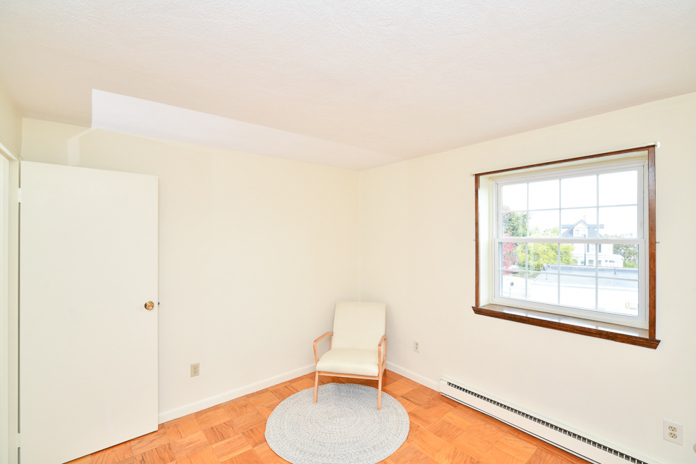 Boston Trust Realty Group Robert Nichols 617-448-5112 Rob.BTRG@gmail.com 2 Bedroom 1 bathroom 793 sqft Welcome to Dorchester! This condo is located in the heart of Dorchester's Neponset Neighborhood. It's in a prime location and features 2 bedrooms, 1 bathroom and a newly installed bathroom that includes subway tile and new plumbing fixtures. Conveniently located within walking distance to one of Dorchester's hottest restaurants, Dorset Hall, The Mud House coffee shop and the newly redesigned Garvey Park, it's easy to see why so many love living in Neponset! It's also just .9 miles from the Ashmont red line T Station. Don't miss out on an opportunity to make this spectacular unit your next home.