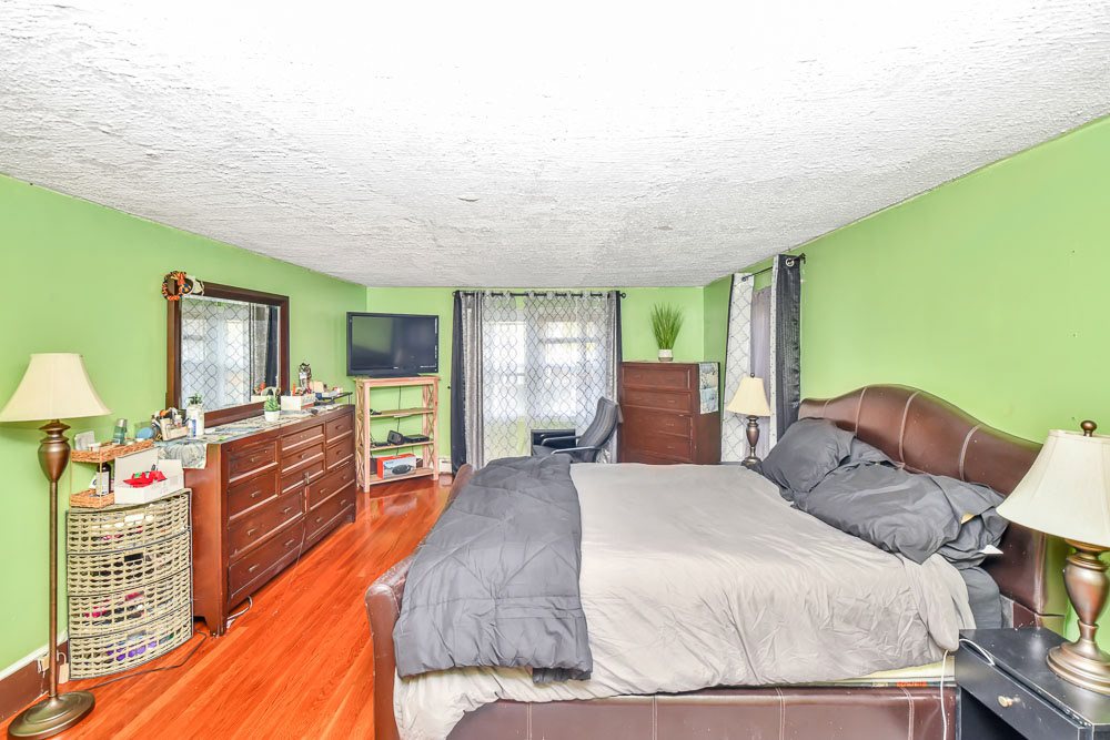 $459,900 BOSTON TRUST REALTY GROUP Contact: Edmond 617-840-0842 Located in the West side of Brockton, this home has 3 spacious bedrooms. The main living area has a comfortable layout that flows to the play room/office, dining room and the kitchen. The laundry is also on the first floor for convenience. The finished lower level has a large family room, and extra storage. The Furnace was replaced 6 years ago and roof 4 years ago. This home also contains solar panel that is transferable to the new owner. The documents are available for anyone to see the amount of savings this system offers. A nice level yard completes this great home. Showing begins.....Don’t miss out! OPEN HOUSE 10/22/2022 1pm to 2:30pm 10/23/22 NOON to 1:30pm