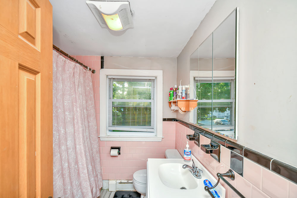 $459,900 BOSTON TRUST REALTY GROUP Contact: Edmond 617-840-0842 Located in the West side of Brockton, this home has 3 spacious bedrooms. The main living area has a comfortable layout that flows to the play room/office, dining room and the kitchen. The laundry is also on the first floor for convenience. The finished lower level has a large family room, and extra storage.  The Furnace was replaced 6 years ago and roof 4 years ago. This home also contains solar panel that is transferable to the new owner. The documents are available for anyone to see the amount of savings this system offers. A nice level yard completes this great home. Showing begins.....Don’t miss out! OPEN HOUSE 10/22/2022 1pm to 2:30pm 10/23/22 NOON to 1:30pm