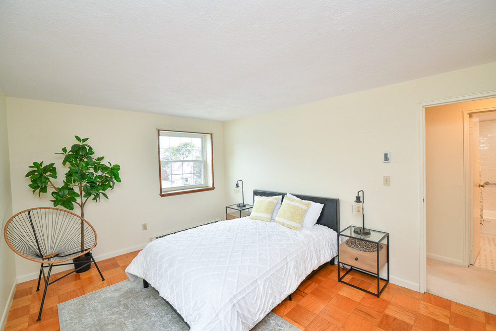 Boston Trust Realty Group Robert Nichols 617-448-5112 Rob.BTRG@gmail.com 2 Bedroom 1 bathroom 793 sqft Welcome to Dorchester! This condo is located in the heart of Dorchester's Neponset Neighborhood. It's in a prime location and features 2 bedrooms, 1 bathroom and a newly installed bathroom that includes subway tile and new plumbing fixtures. Conveniently located within walking distance to one of Dorchester's hottest restaurants, Dorset Hall, The Mud House coffee shop and the newly redesigned Garvey Park, it's easy to see why so many love living in Neponset! It's also just .9 miles from the Ashmont red line T Station. Don't miss out on an opportunity to make this spectacular unit your next home.