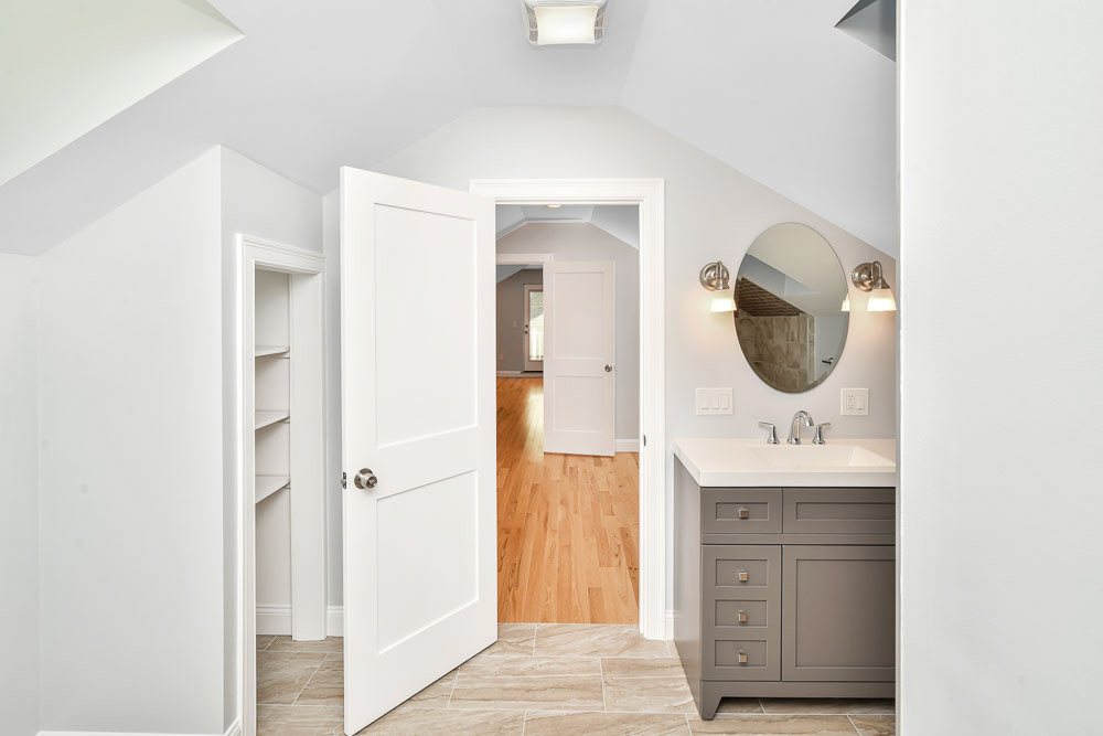 $1,290,000 Robert Nichols 617-448-5112 This Like New Construction Single Family features an open concept main level that consists of dining area, living room, ½ bath and beautifully designed kitchen that includes Stainless steel Kitchen Aid appliances. The space is perfect for entertaining. The second level features 3 bedrooms and two full bathrooms. One of the bedrooms on this level is an ensuite that could easily serve as a home office or guest bedroom. The third level is comprised of the primary suite. It includes a spacious bedroom, private enclosed balcony overlooking Hickey Park, a large walk in closet, skylights and a large bathroom. This home is finished with new lighting, fixture, hardwood flooring throughout and a large basement that can easily be finished and provides direct access to the large rear yard. This home was designed for optimal enjoyment and entertainment. It is conveniently located close to public transportation and is accessible to Assembly Row, Middlesex Fells Reservation, and Medford Square.
