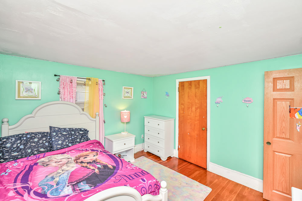 $459,900 BOSTON TRUST REALTY GROUP Contact: Edmond 617-840-0842 Located in the West side of Brockton, this home has 3 spacious bedrooms. The main living area has a comfortable layout that flows to the play room/office, dining room and the kitchen. The laundry is also on the first floor for convenience. The finished lower level has a large family room, and extra storage. The Furnace was replaced 6 years ago and roof 4 years ago. This home also contains solar panel that is transferable to the new owner. The documents are available for anyone to see the amount of savings this system offers. A nice level yard completes this great home. Showing begins.....Don’t miss out! OPEN HOUSE 10/22/2022 1pm to 2:30pm 10/23/22 NOON to 1:30pm