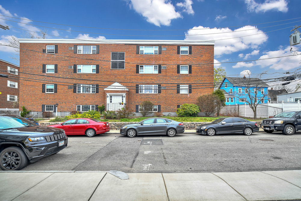Boston Trust Realty Group Robert Nichols 617-448-5112 Rob.BTRG@gmail.com 2 Bedroom 1 bathroom 793 sqft Welcome to Dorchester! This condo is located in the heart of Dorchester's Neponset Neighborhood. It's in a prime location and features 2 bedrooms, 1 bathroom and a newly installed bathroom that includes subway tile and new plumbing fixtures. Conveniently located within walking distance to one of Dorchester's hottest restaurants, Dorset Hall, The Mud House coffee shop and the newly redesigned Garvey Park, it's easy to see why so many love living in Neponset! It's also just .9 miles from the Ashmont red line T Station. Don't miss out on an opportunity to make this spectacular unit your next home.