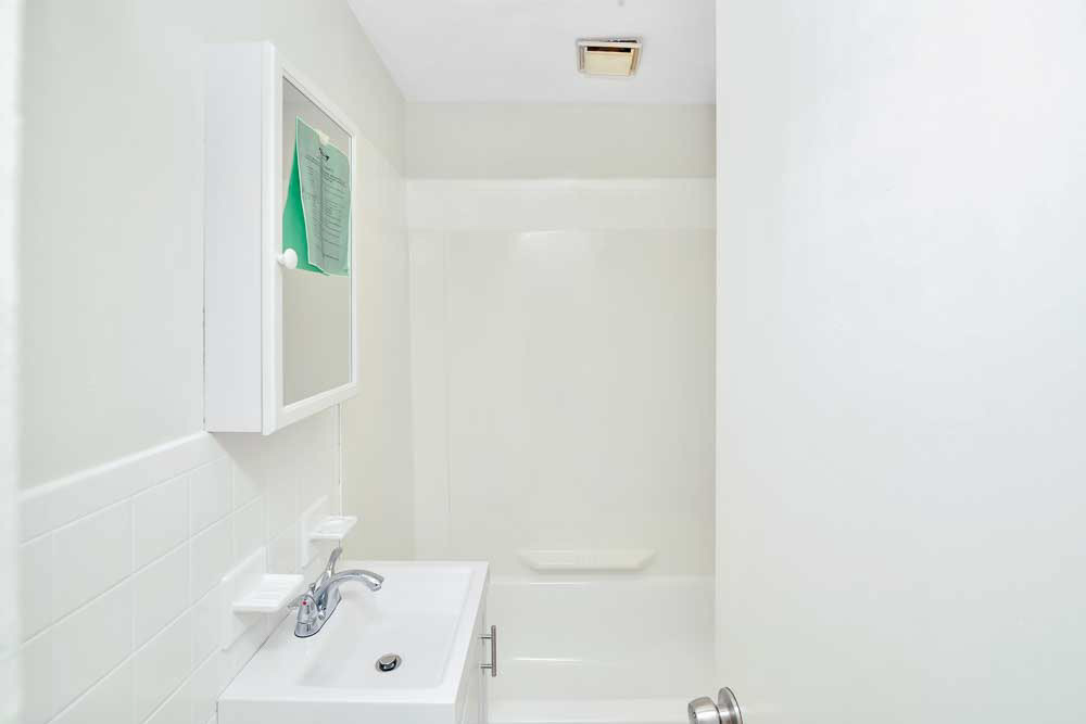 $2,375 a month Casey Perry eXp Realty LLC Buy Boston Team (617) 655-8798 GROUP SHOWING 11-11:30 SAT NOV 12TH Welcome to 227 Washington unit 3! Newly renovated three bed/ two bath has an updated kitchen and bathroom, which includes granite countertops, new appliances, fixtures and more. Freshly painted with classic hardwood flooring throughout. Close proximity to public transportation (Four Corners Commuter Rail 0.1 mi), neighborhood restaurants, shops, trails and more! Schedule a tour today!NO BROKER FEE!! Welcome to 227 Washington unit 2! Newly renovated two bed one bath has an updated kitchen and bathroom, which includes quartz countertops, new appliances, fixtures and more. Freshly painted with classic hardwood flooring throughout. Close proximity to public transportation (Four Corners Commuter Rail 0.1 mi), neighborhood restaurants, shops, trails and more! Schedule a tour today! Schedule a showing today Landlord is responsible for water and sewer