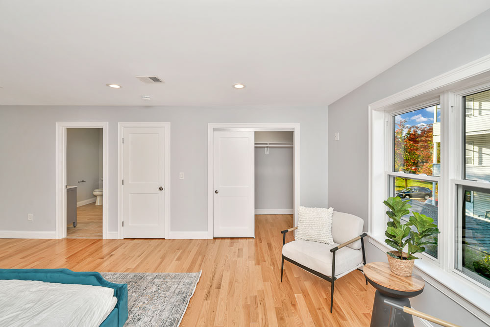 $1,290,000 Robert Nichols 617-448-5112 This Like New Construction Single Family features an open concept main level that consists of dining area, living room, ½ bath and beautifully designed kitchen that includes Stainless steel Kitchen Aid appliances. The space is perfect for entertaining. The second level features 3 bedrooms and two full bathrooms. One of the bedrooms on this level is an ensuite that could easily serve as a home office or guest bedroom. The third level is comprised of the primary suite. It includes a spacious bedroom, private enclosed balcony overlooking Hickey Park, a large walk in closet, skylights and a large bathroom. This home is finished with new lighting, fixture, hardwood flooring throughout and a large basement that can easily be finished and provides direct access to the large rear yard. This home was designed for optimal enjoyment and entertainment. It is conveniently located close to public transportation and is accessible to Assembly Row, Middlesex Fells Reservation, and Medford Square.