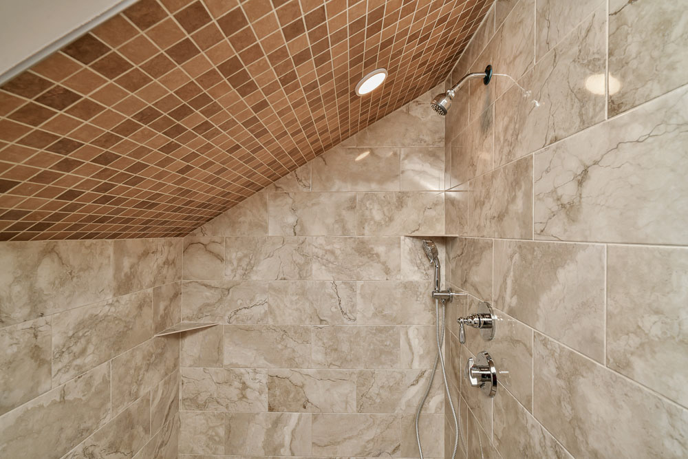 $1,290,000 Robert Nichols 617-448-5112 This Like New Construction Single Family features an open concept main level that consists of dining area, living room, ½ bath and beautifully designed kitchen that includes Stainless steel Kitchen Aid appliances. The space is perfect for entertaining. The second level features 3 bedrooms and two full bathrooms. One of the bedrooms on this level is an ensuite that could easily serve as a home office or guest bedroom. The third level is comprised of the primary suite. It includes a spacious bedroom, private enclosed balcony overlooking Hickey Park, a large walk in closet, skylights and a large bathroom. This home is finished with new lighting, fixture, hardwood flooring throughout and a large basement that can easily be finished and provides direct access to the large rear yard. This home was designed for optimal enjoyment and entertainment. It is conveniently located close to public transportation and is accessible to Assembly Row, Middlesex Fells Reservation, and Medford Square.